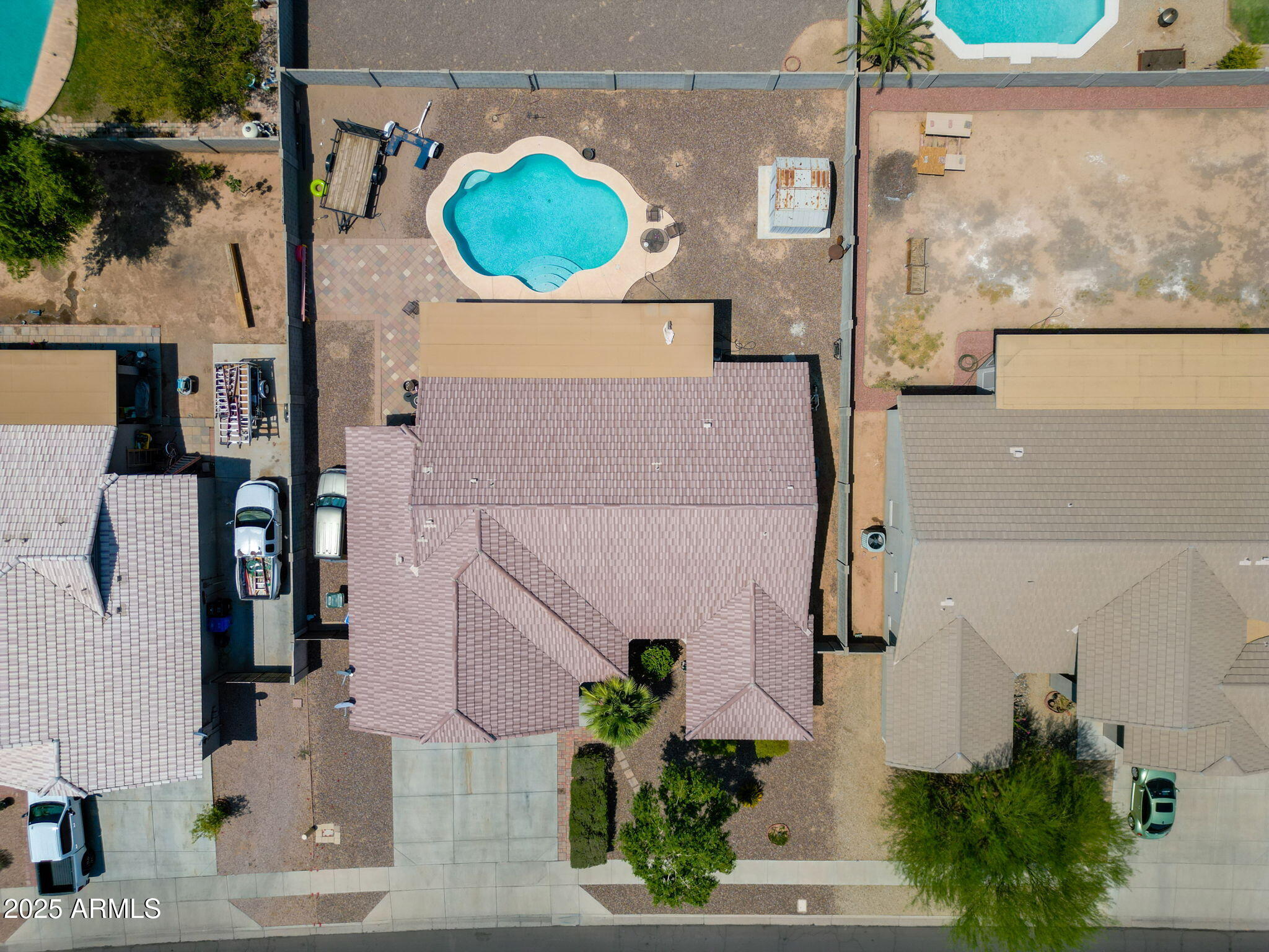 7814 W ENCINAS Lane