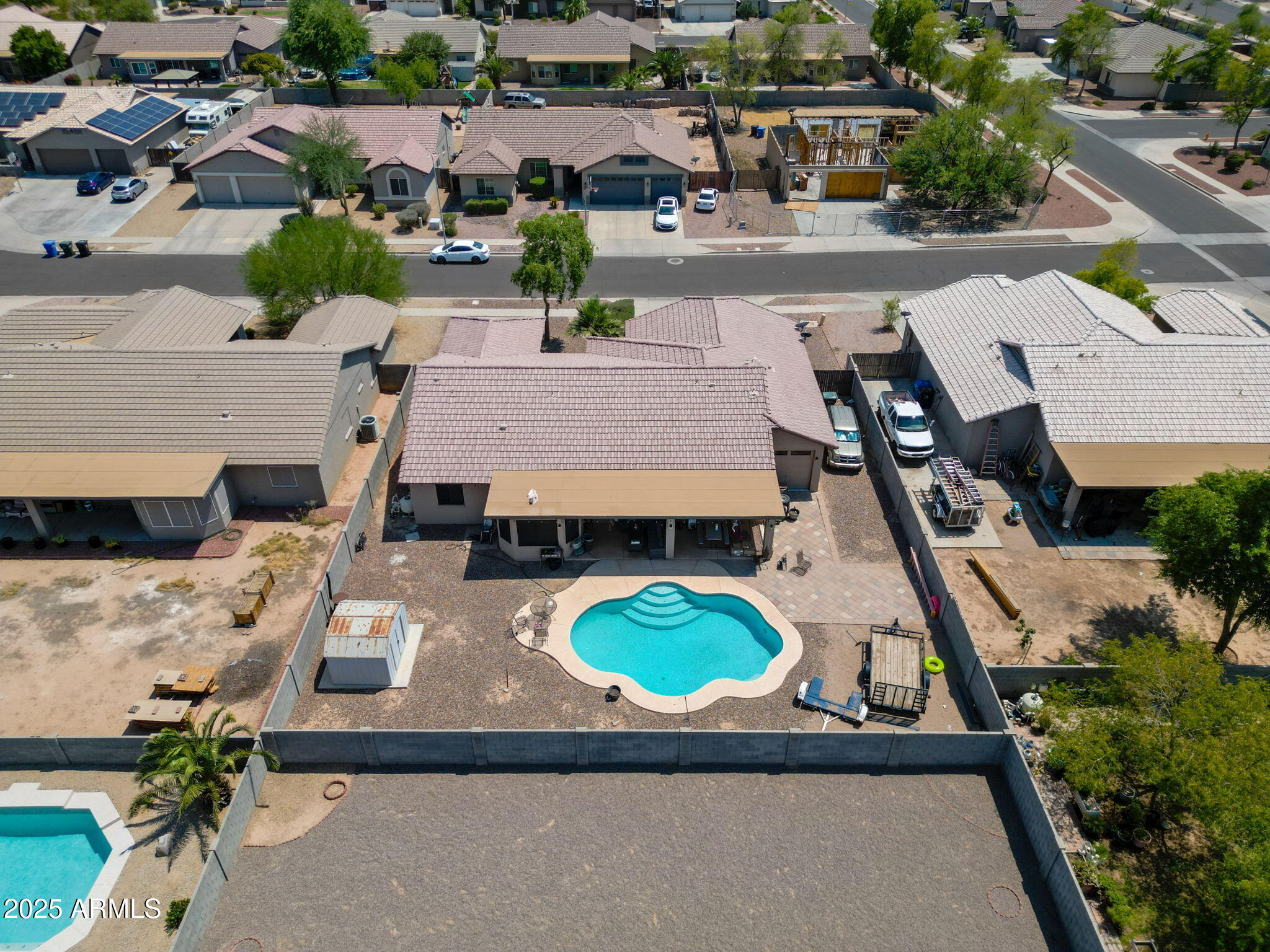 7814 W ENCINAS Lane