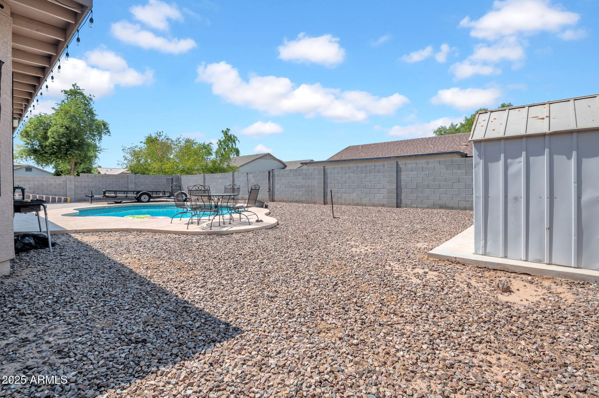 7814 W ENCINAS Lane