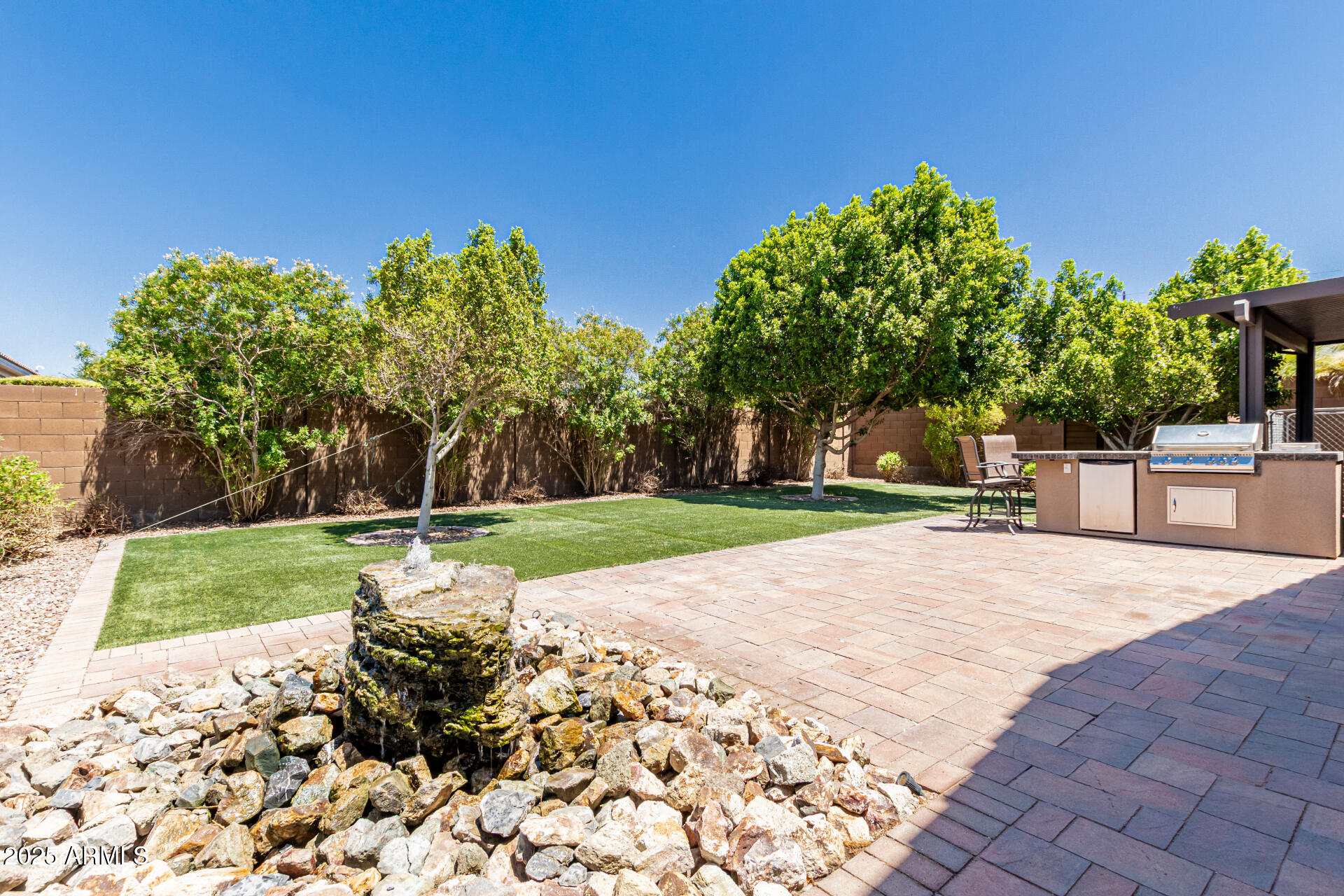 10742 E SIMONE Avenue