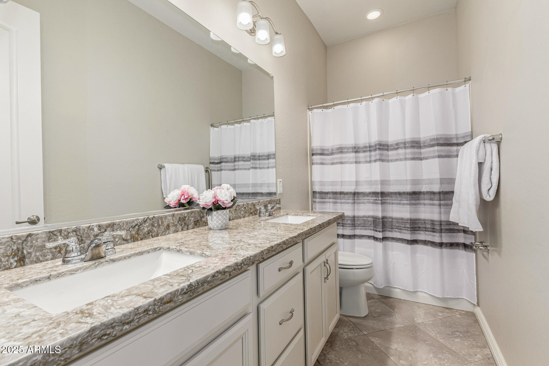 10742 E SIMONE Avenue