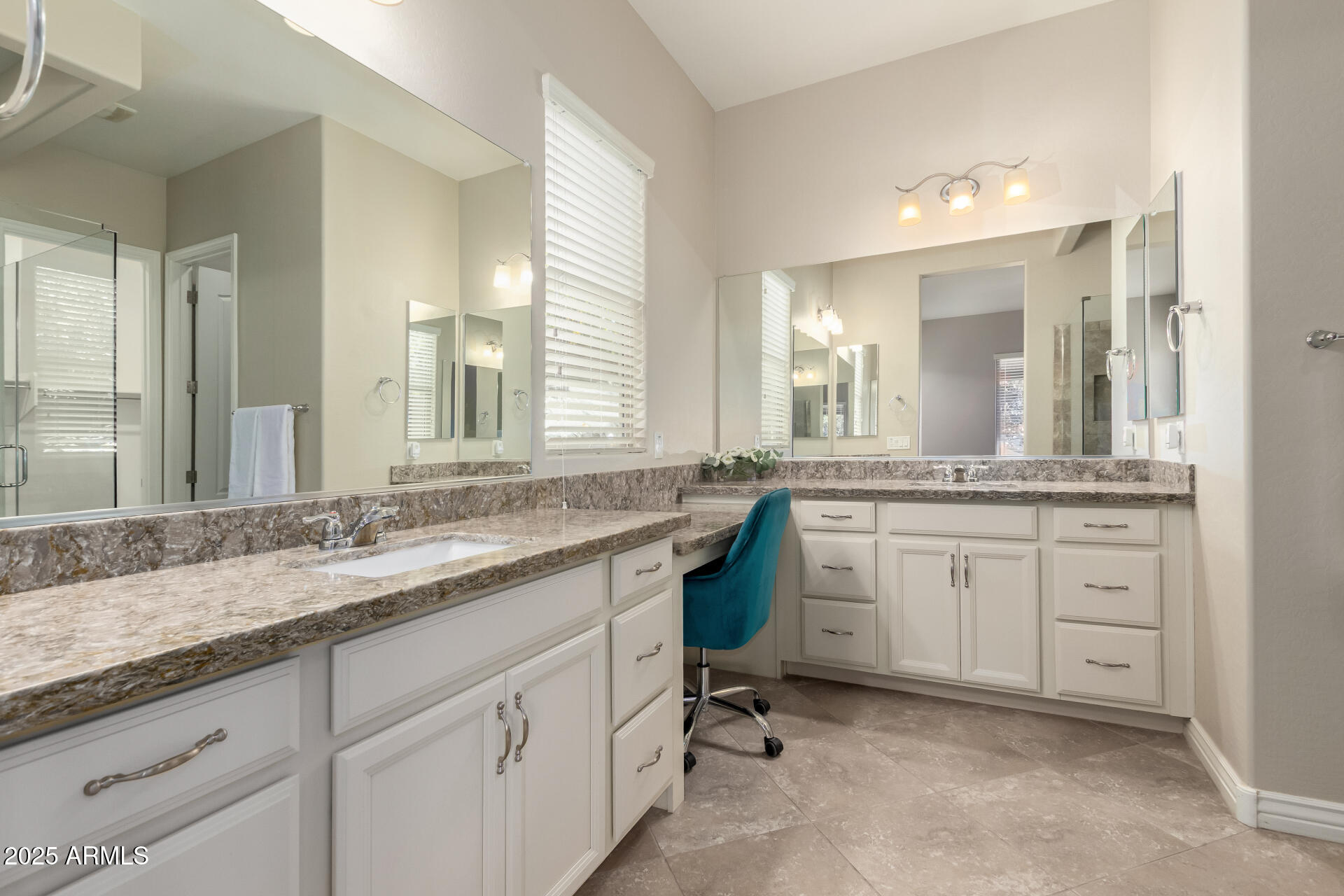 10742 E SIMONE Avenue