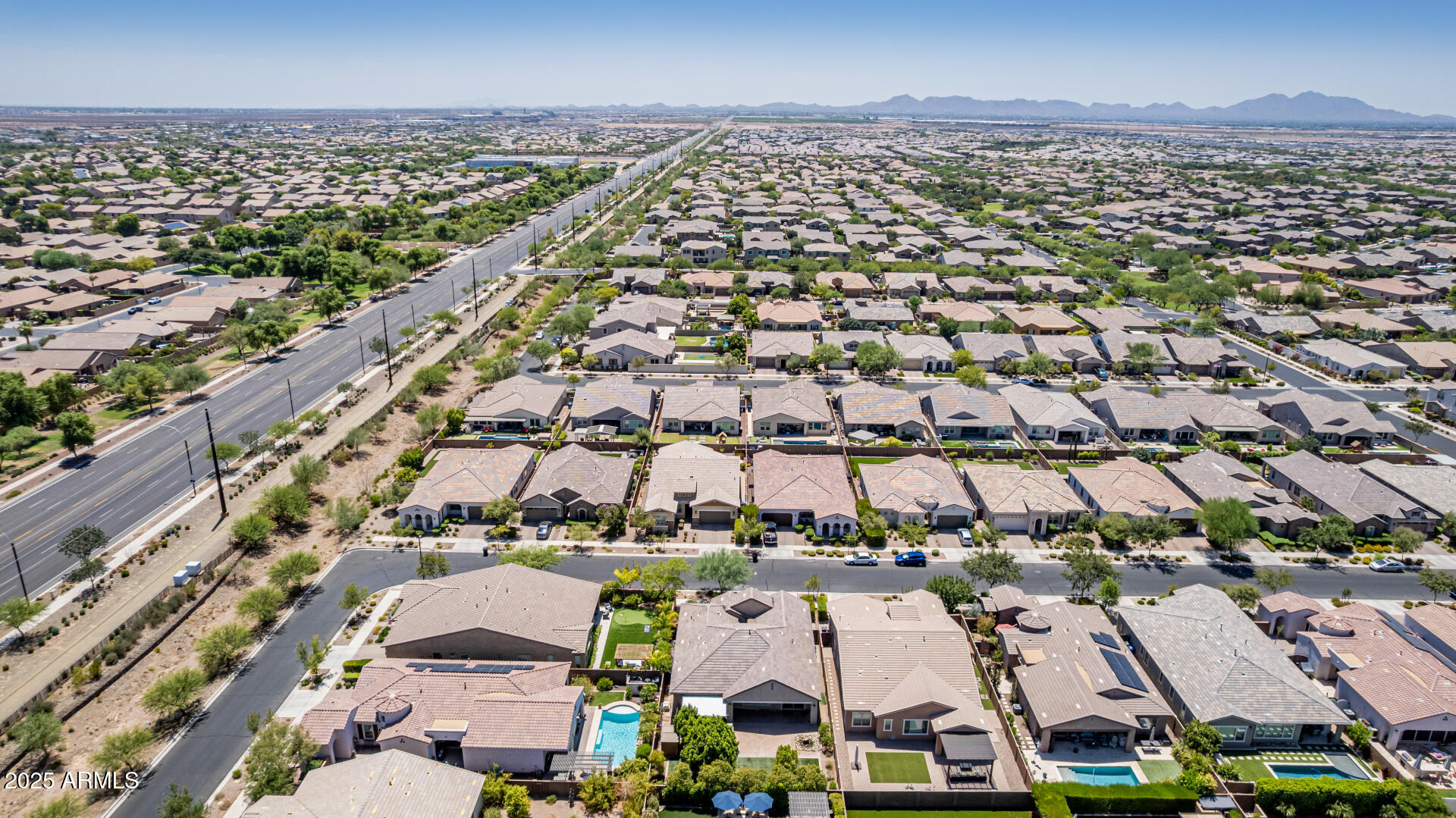 10742 E SIMONE Avenue