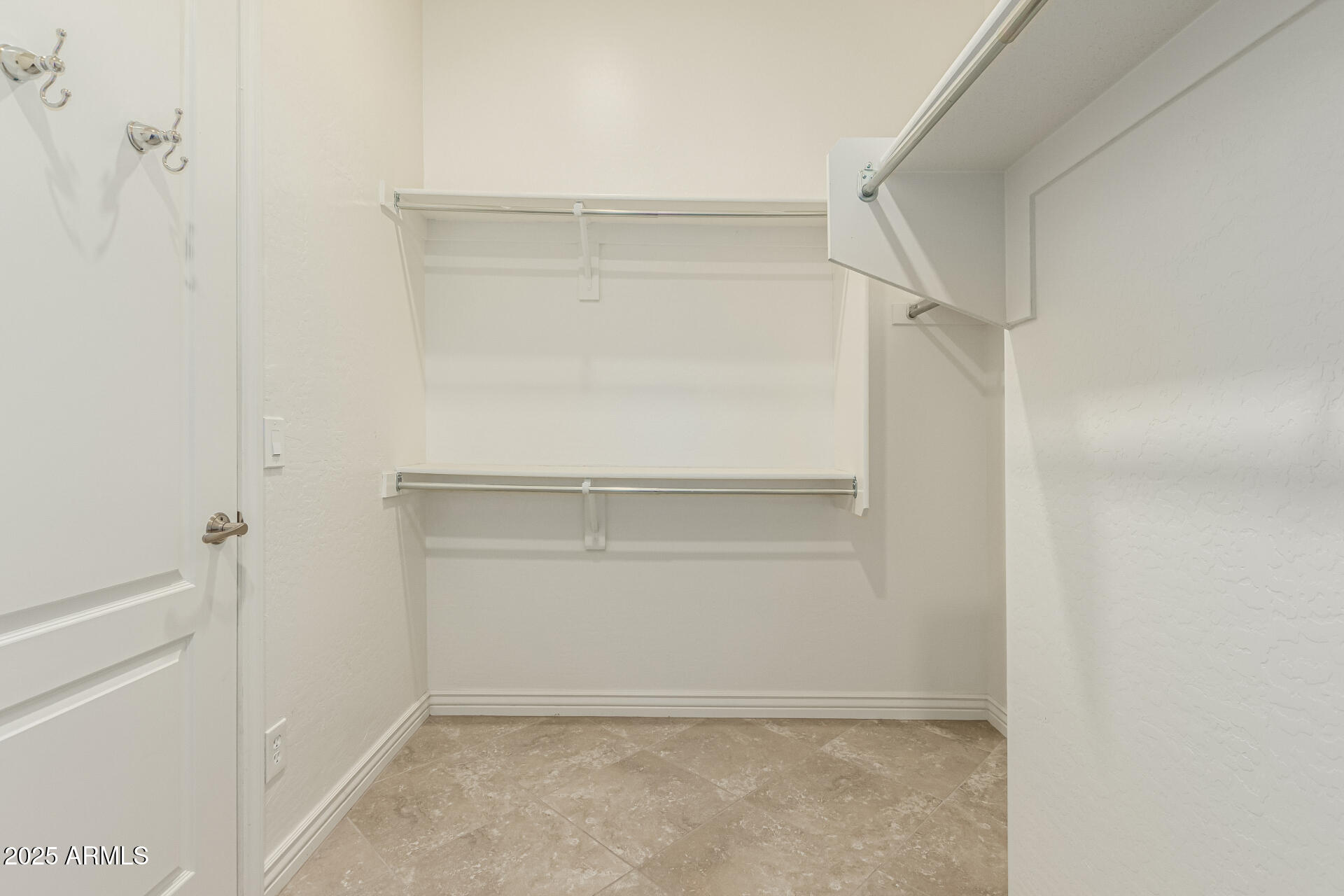 10742 E SIMONE Avenue