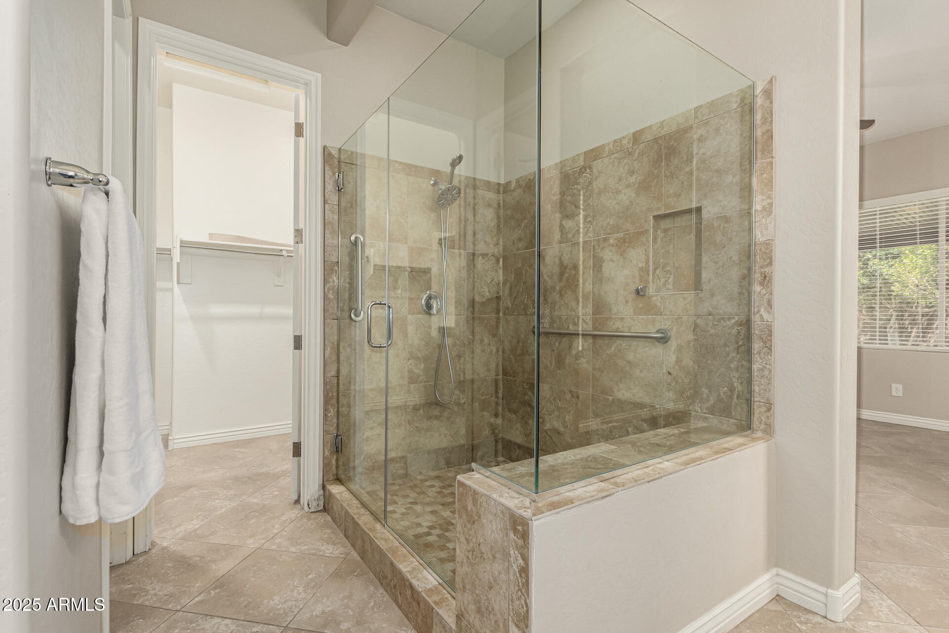 10742 E SIMONE Avenue