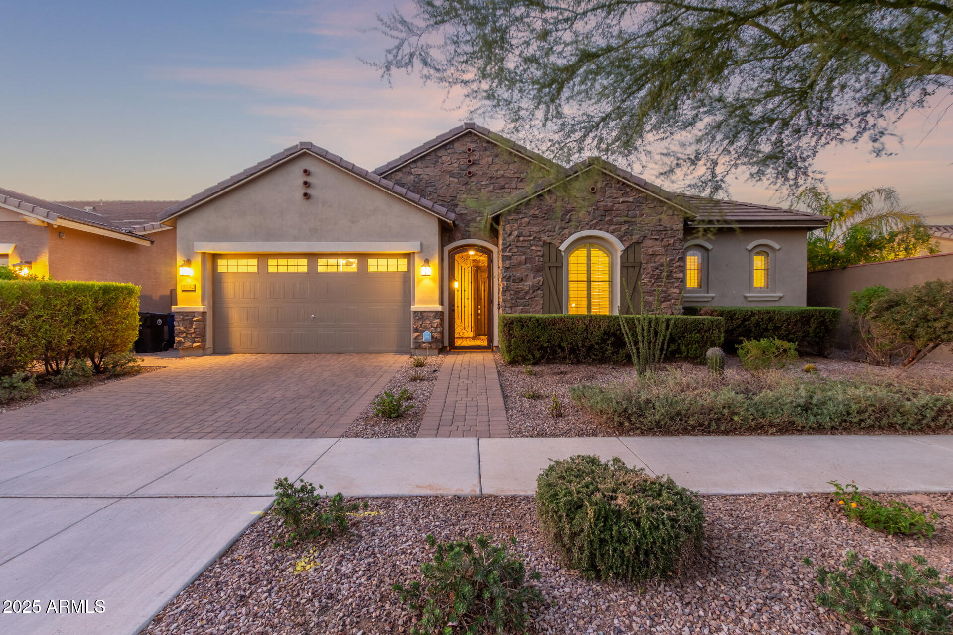 10742 E SIMONE Avenue