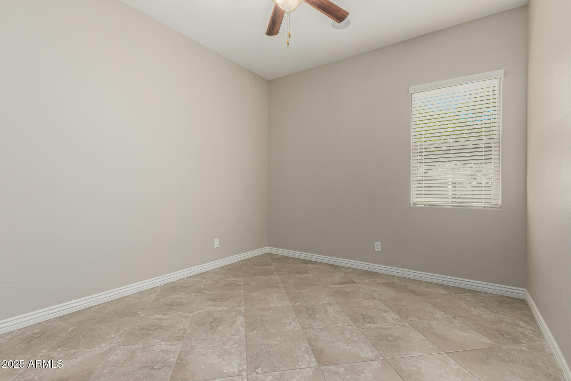 10742 E SIMONE Avenue