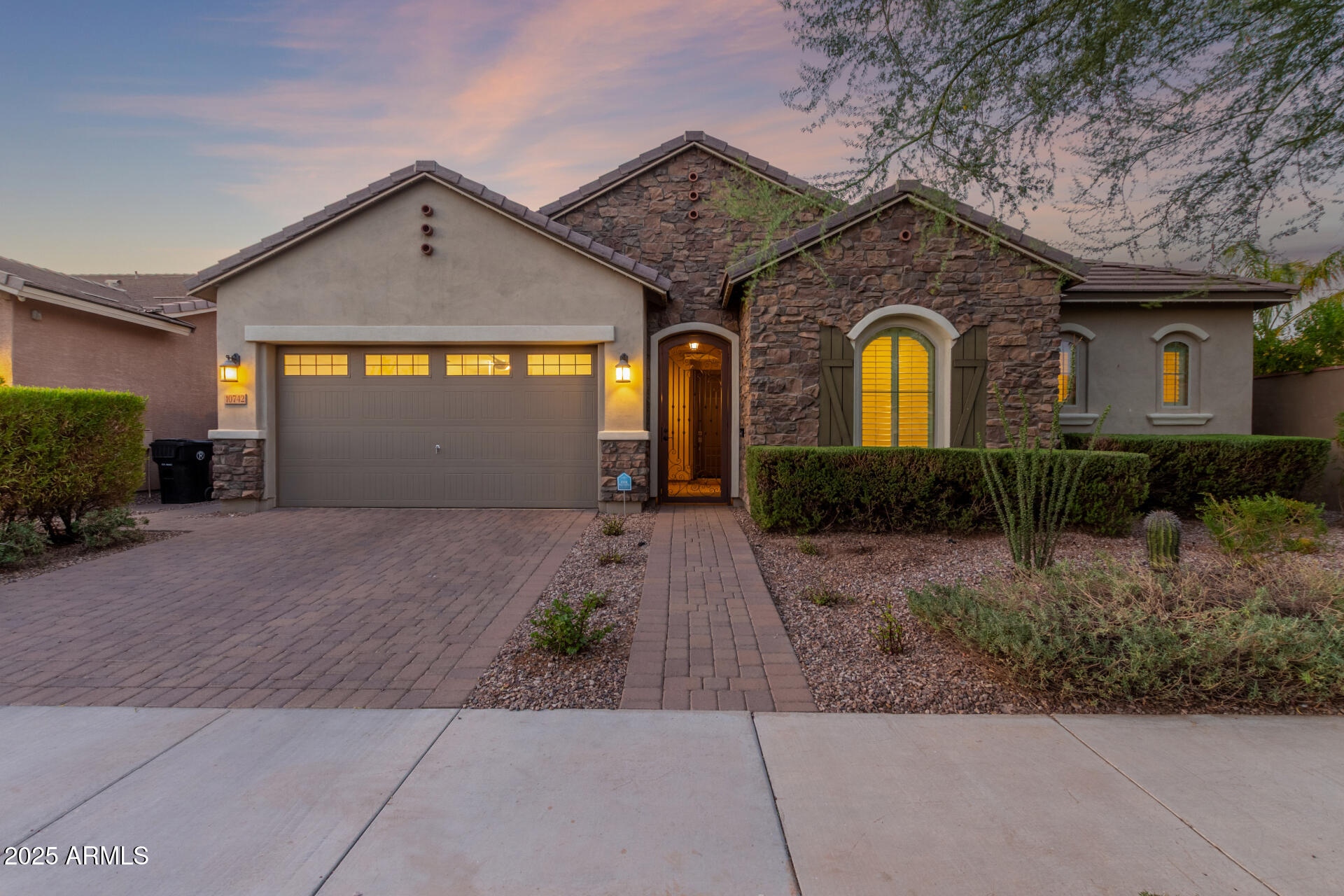 10742 E SIMONE Avenue