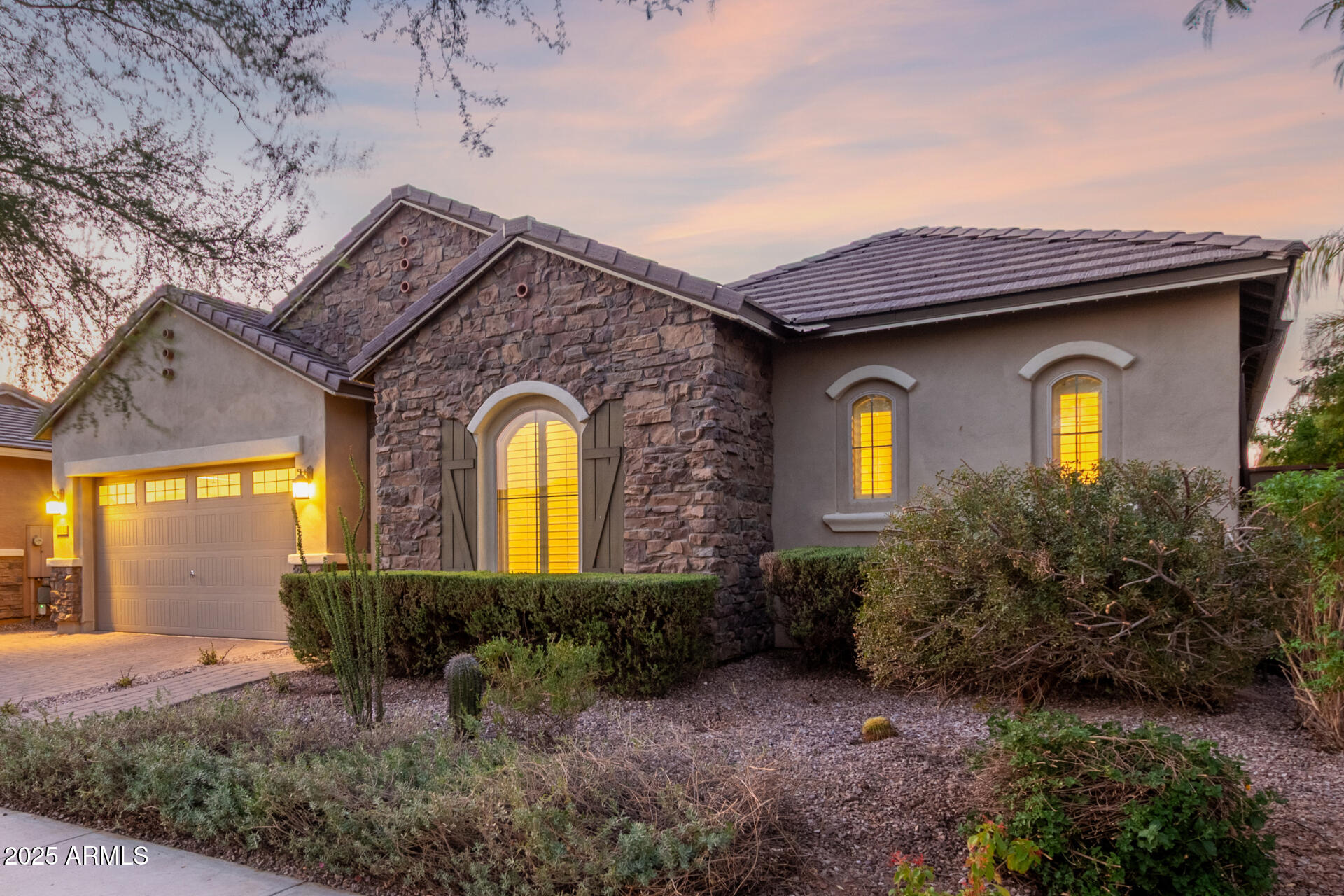 10742 E SIMONE Avenue