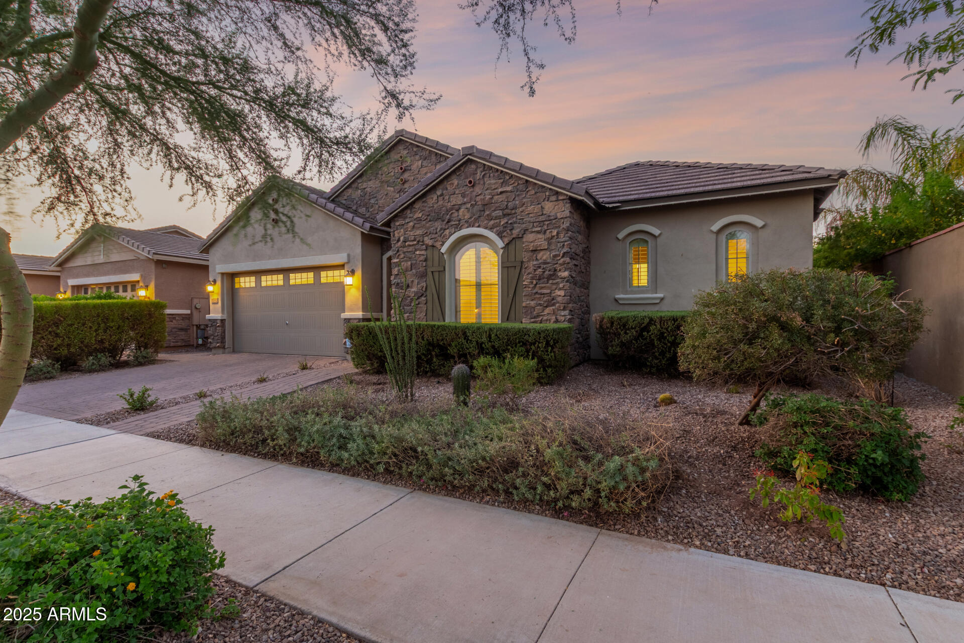 10742 E SIMONE Avenue