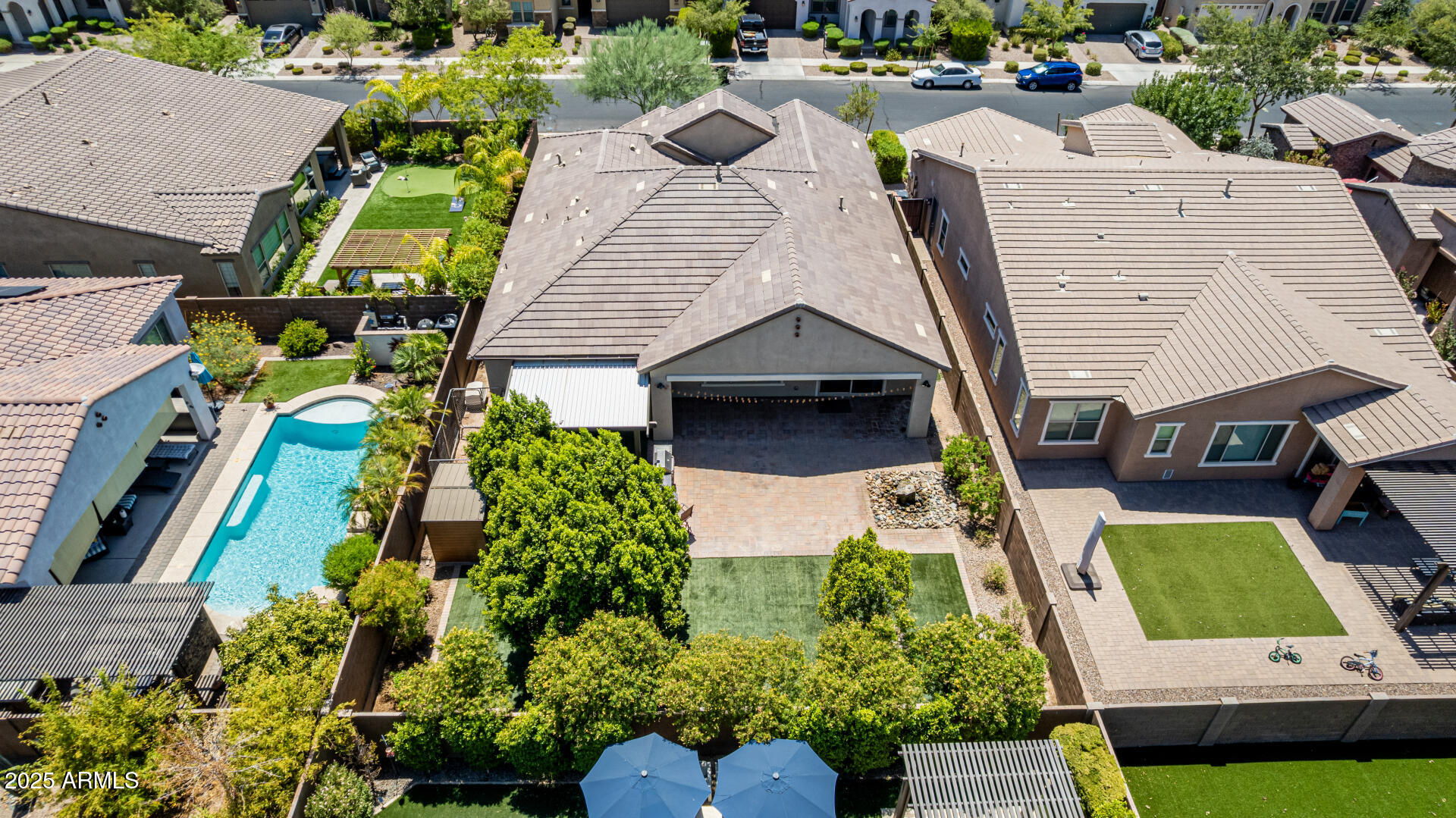 10742 E SIMONE Avenue