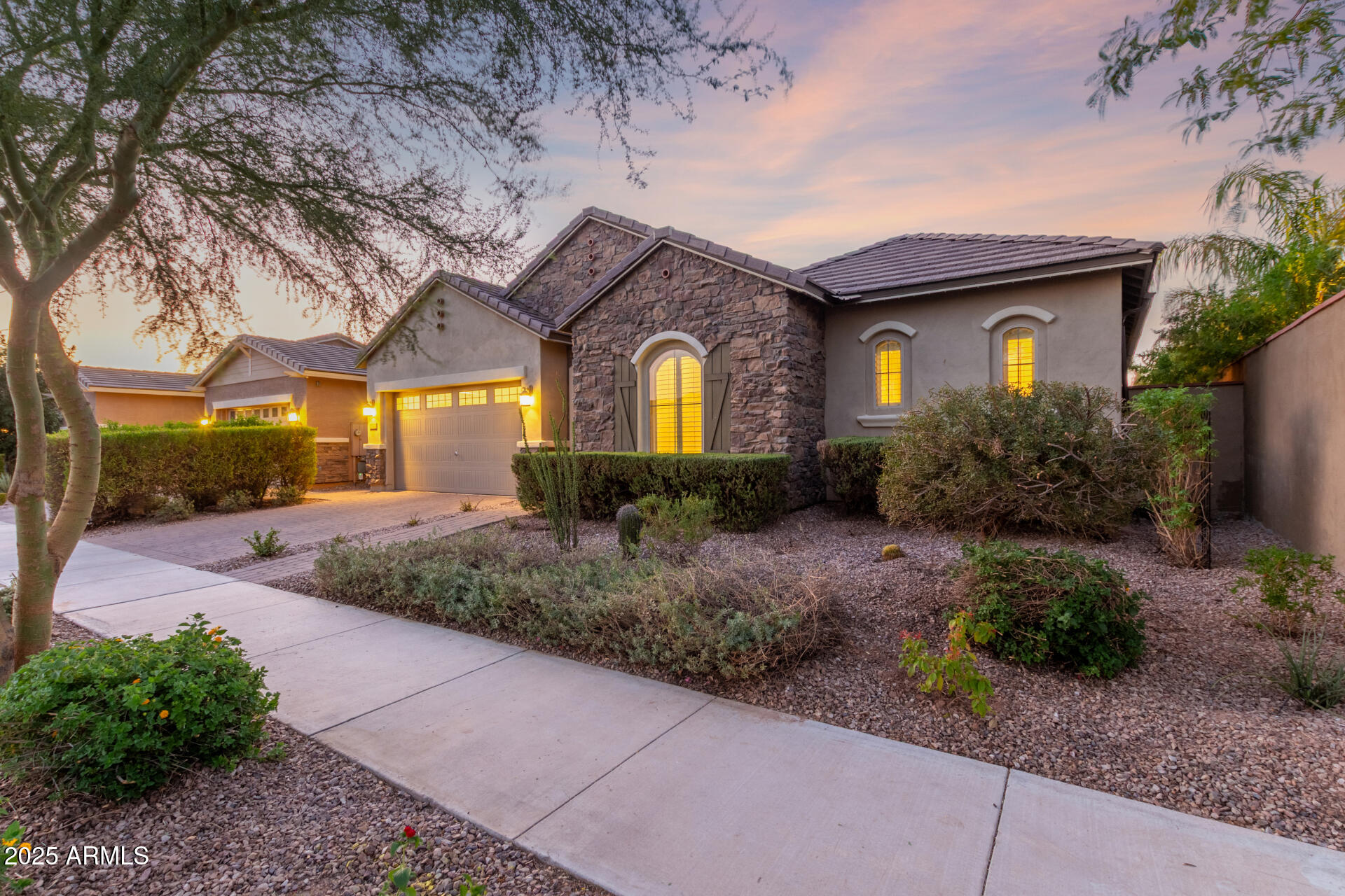 10742 E SIMONE Avenue