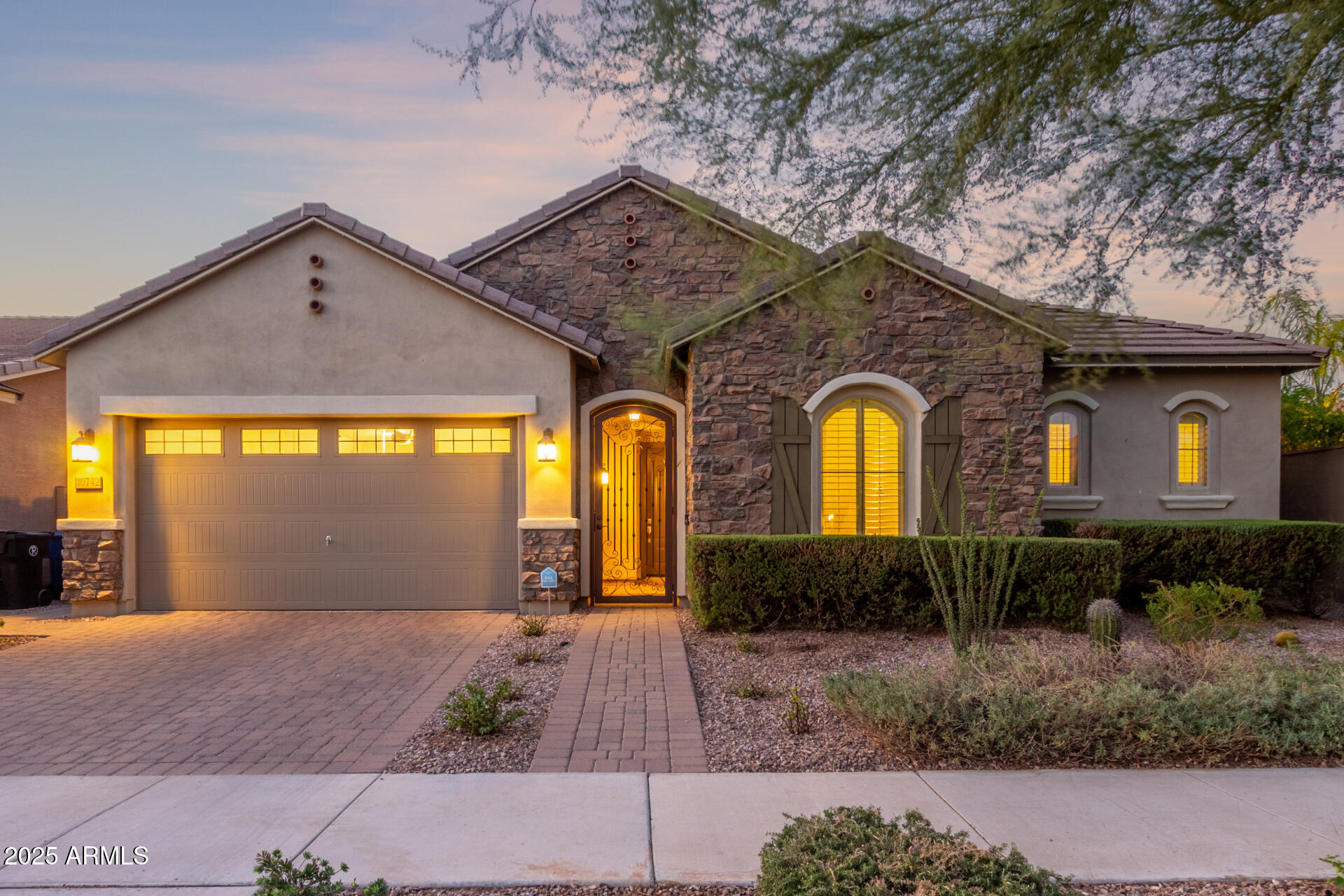 10742 E SIMONE Avenue