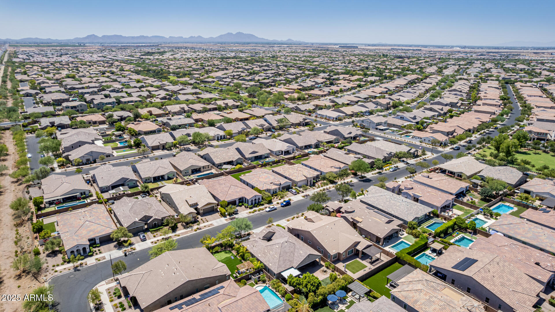 10742 E SIMONE Avenue