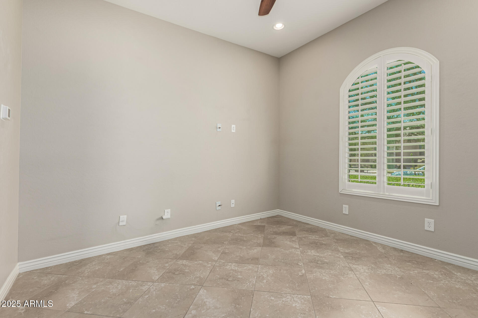 10742 E SIMONE Avenue