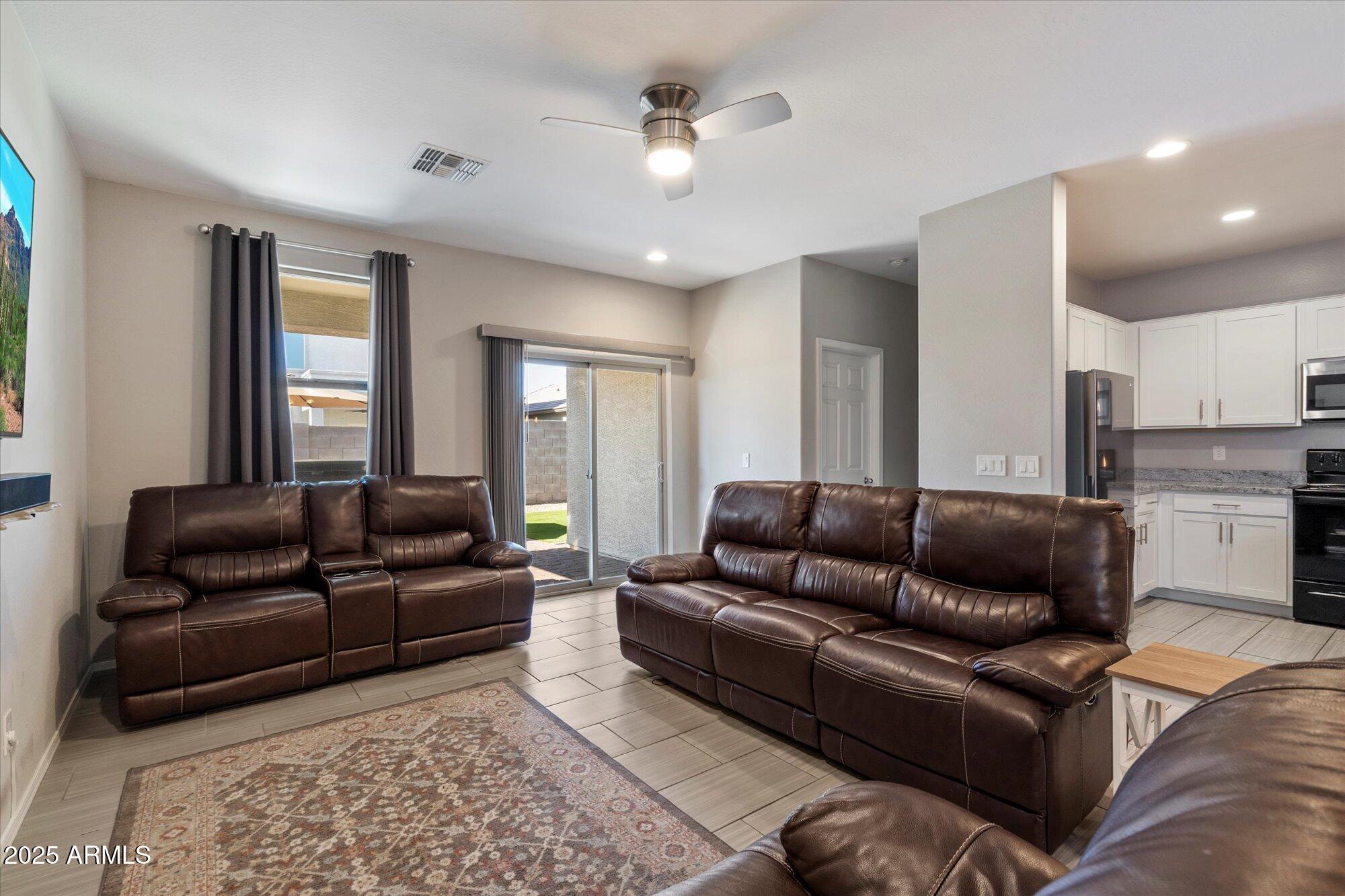 7142 W LAWRENCE Lane