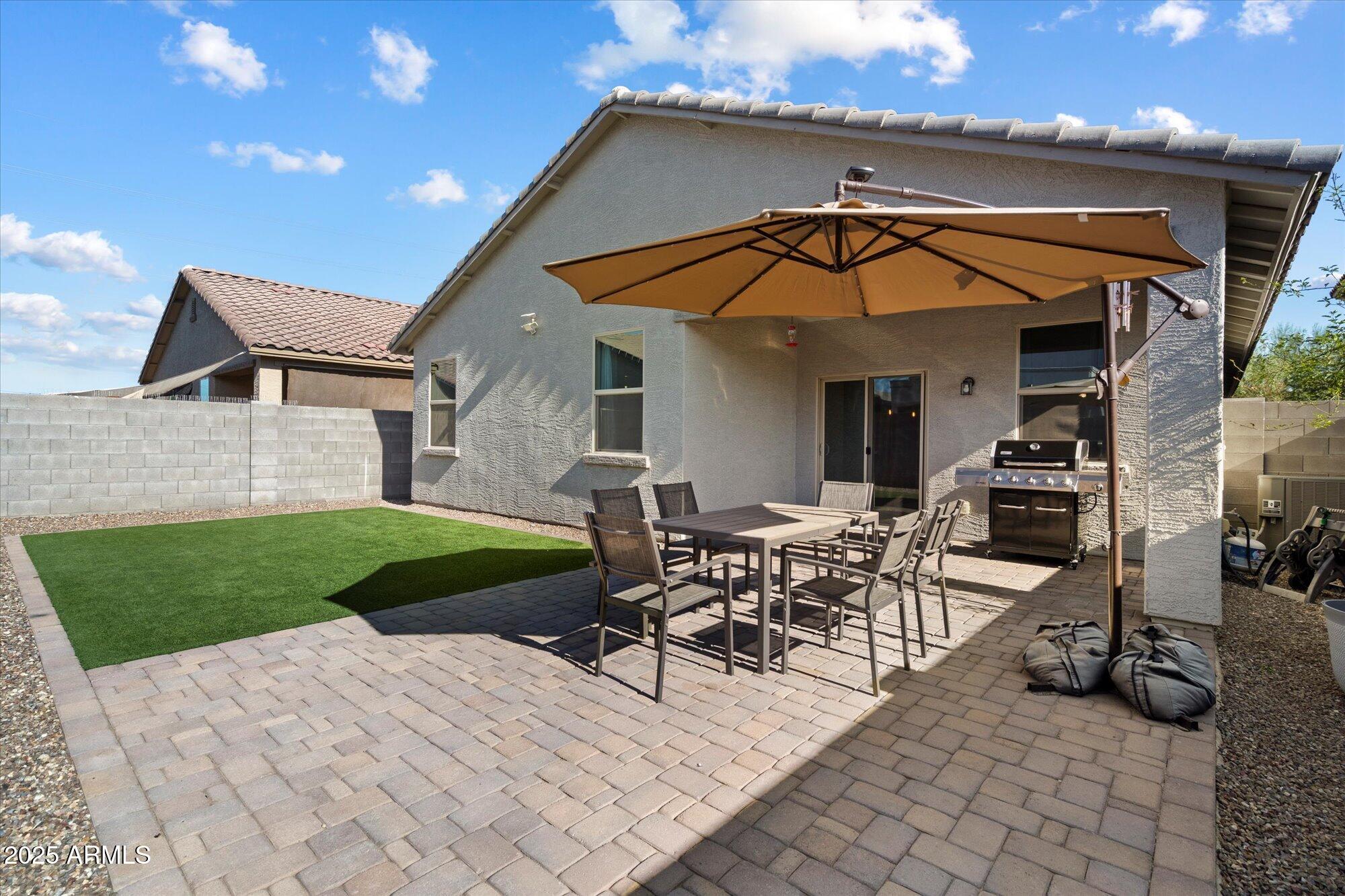 7142 W LAWRENCE Lane