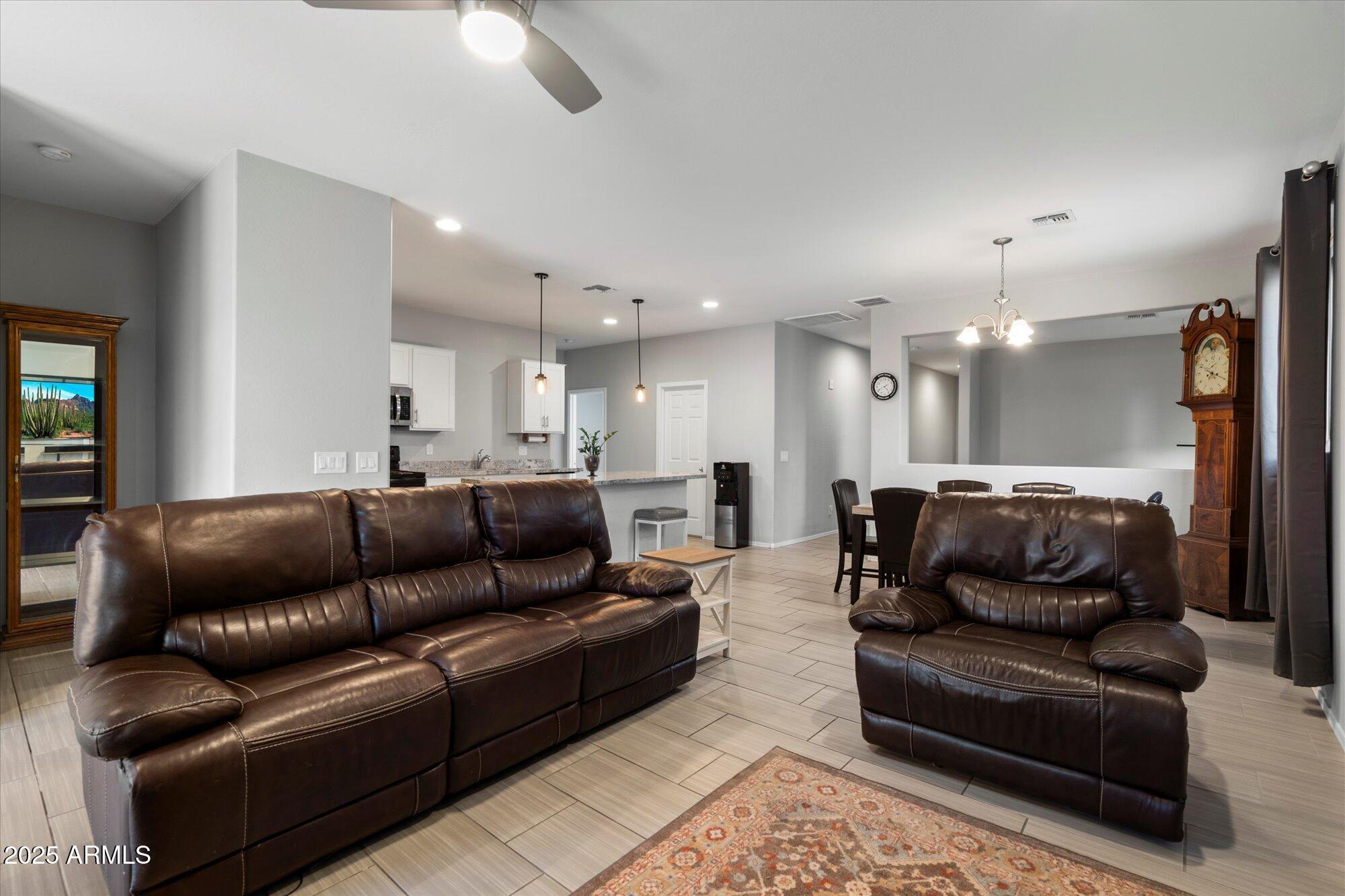 7142 W LAWRENCE Lane