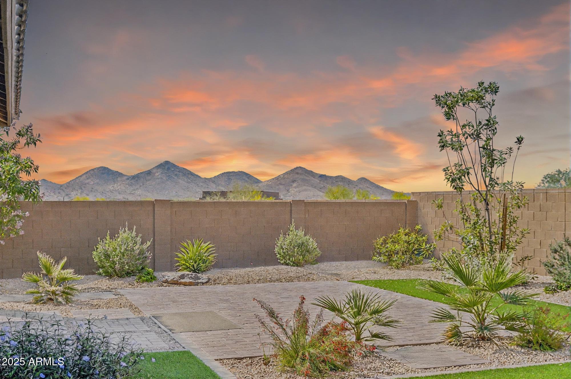 2187 W BURNSIDE Trail