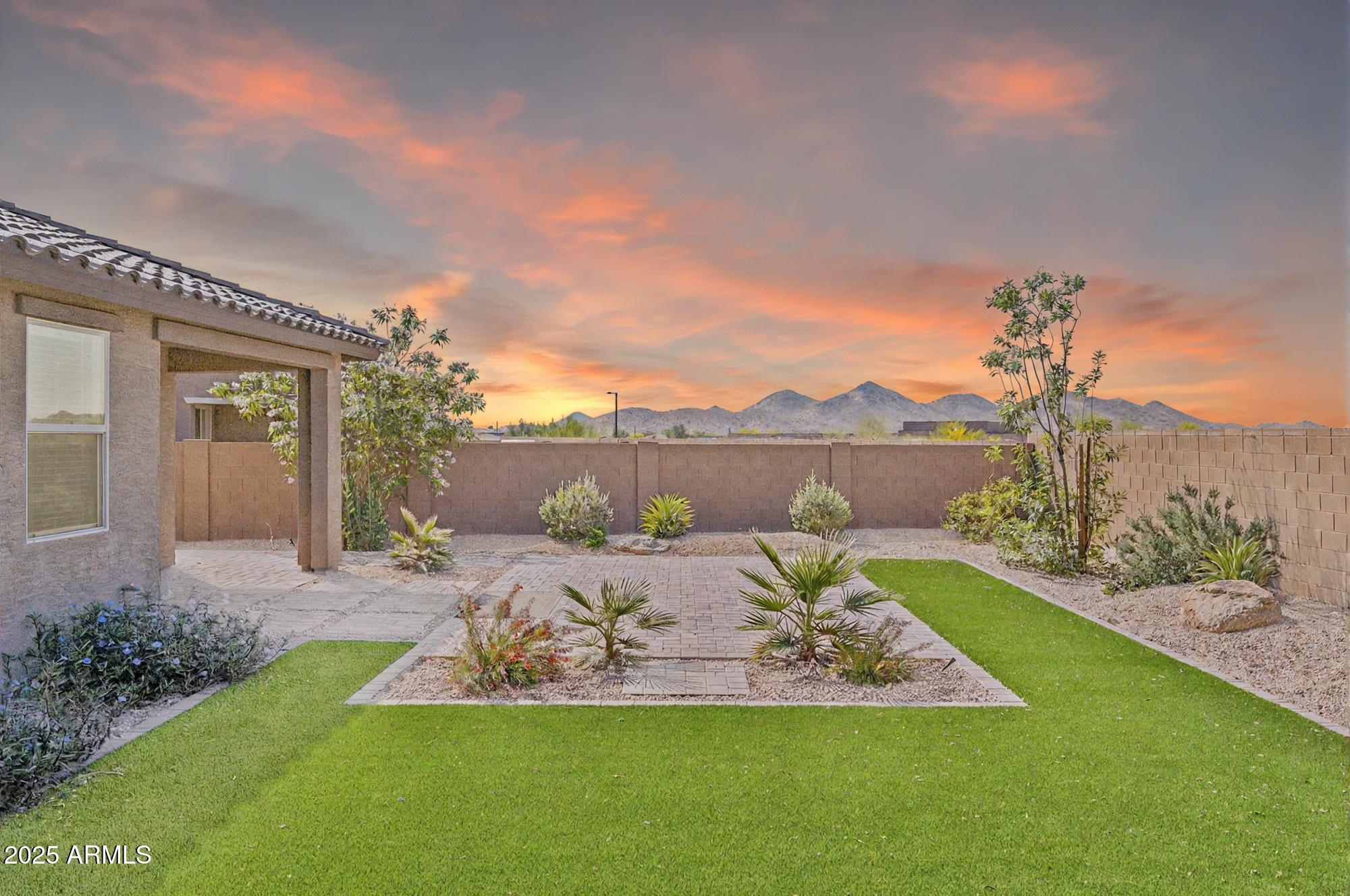 2187 W BURNSIDE Trail