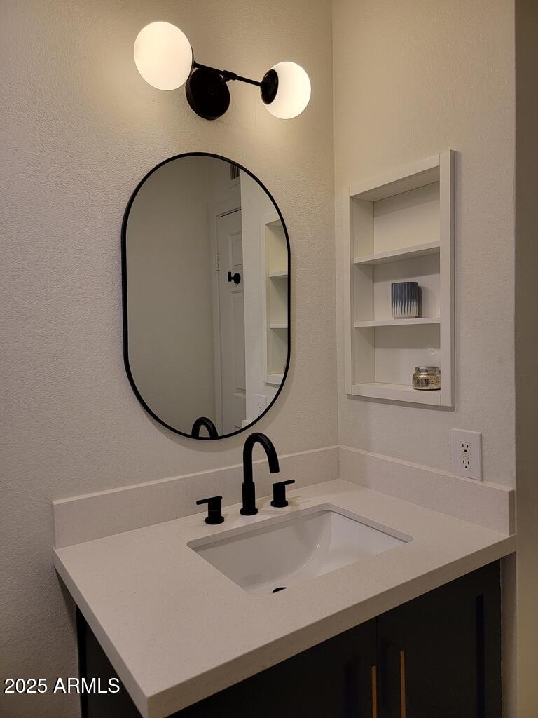 2511 W PERSHING Avenue