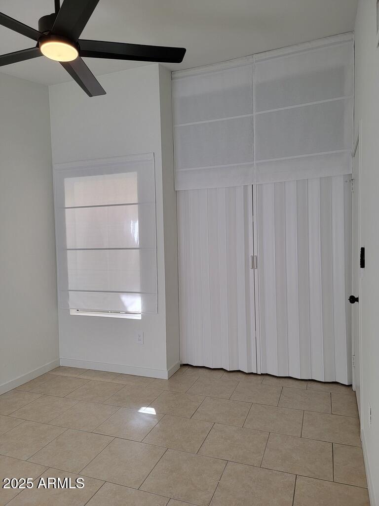 2511 W PERSHING Avenue