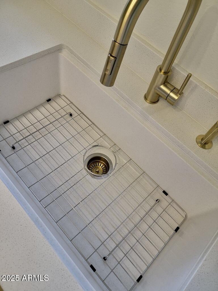 2511 W PERSHING Avenue