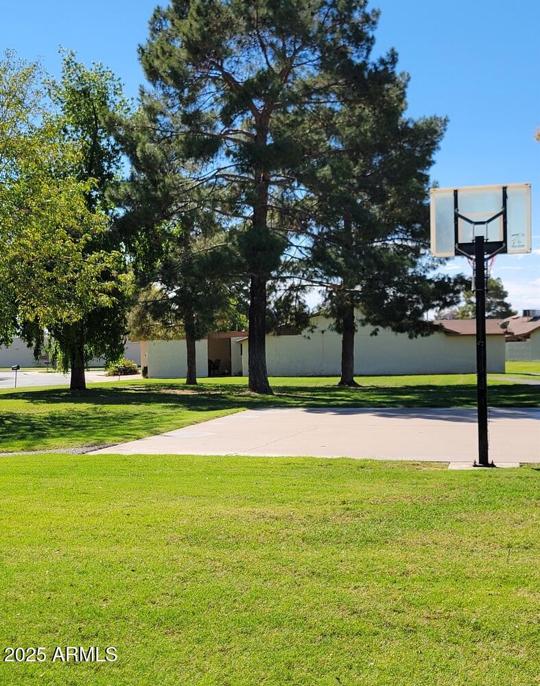 2511 W PERSHING Avenue