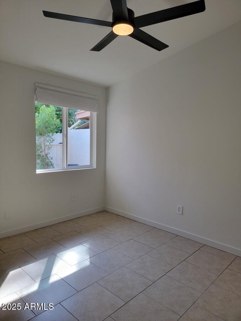 2511 W PERSHING Avenue