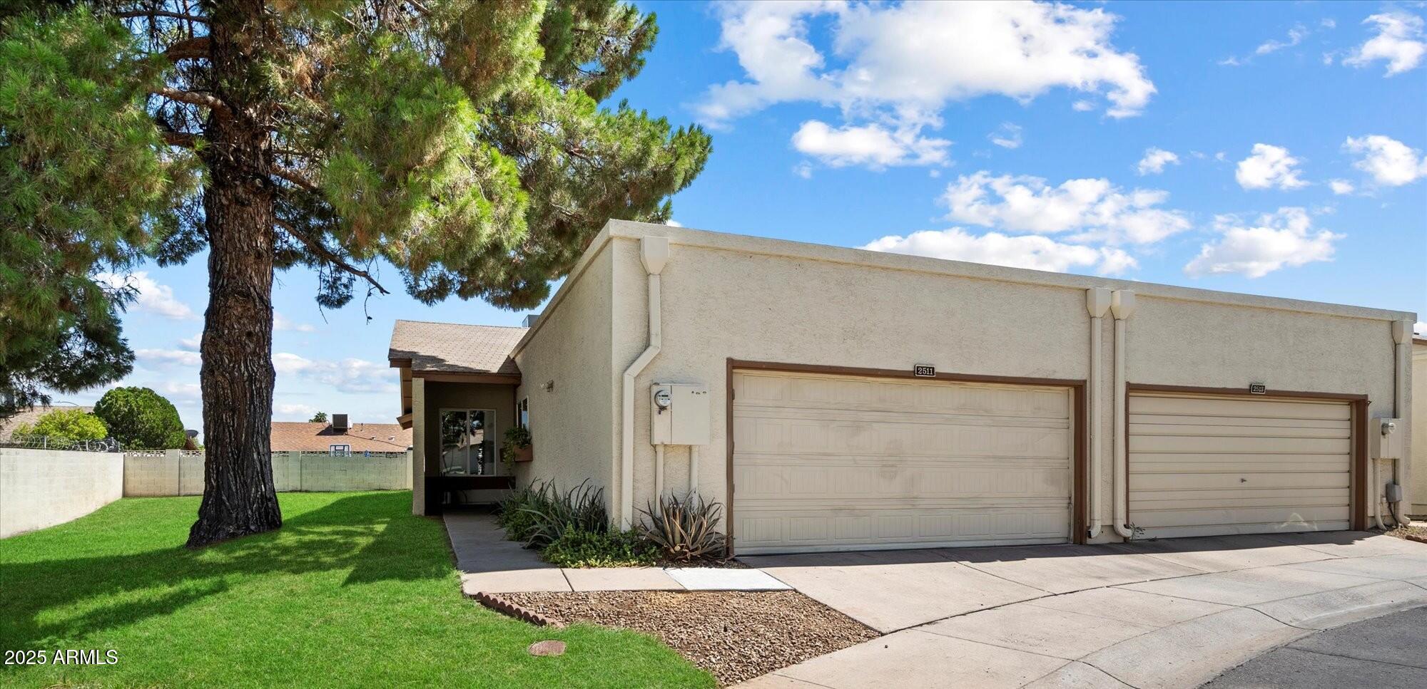 2511 W PERSHING Avenue