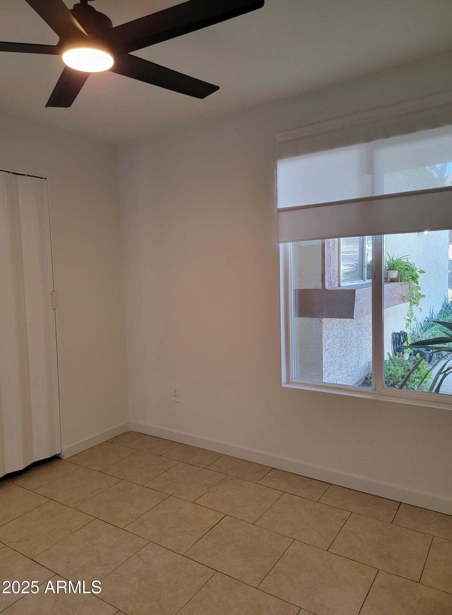 2511 W PERSHING Avenue