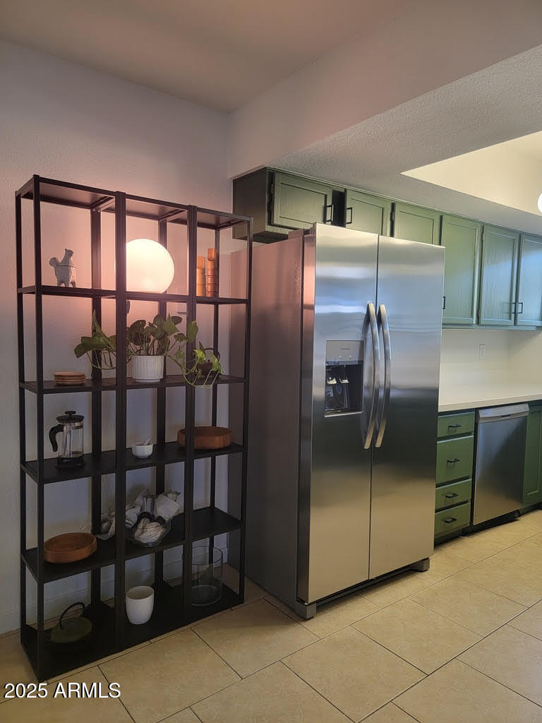 2511 W PERSHING Avenue