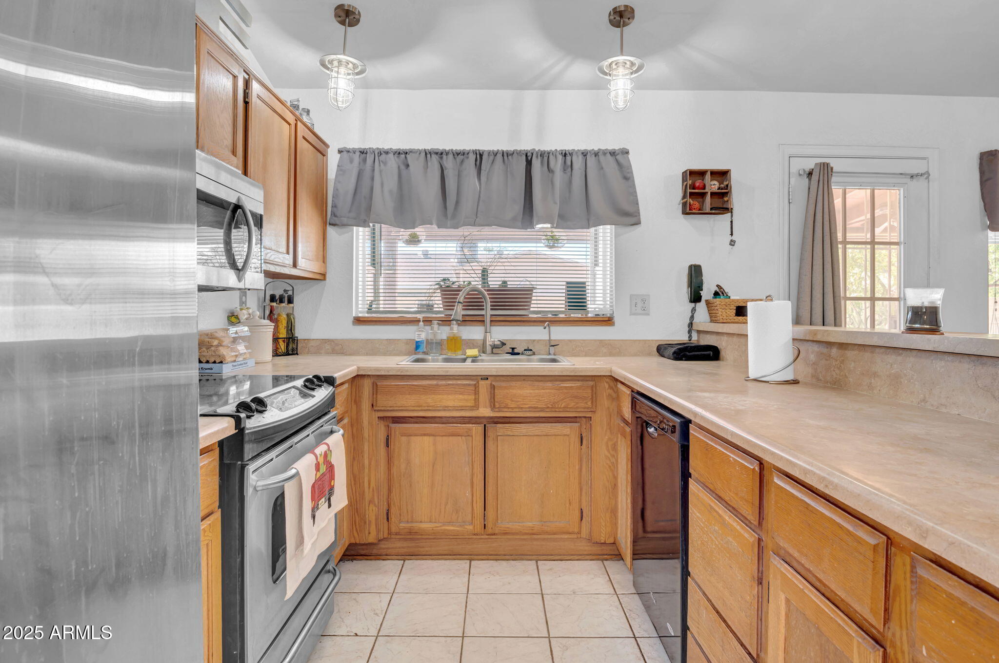 1632 N TEMPLE Street