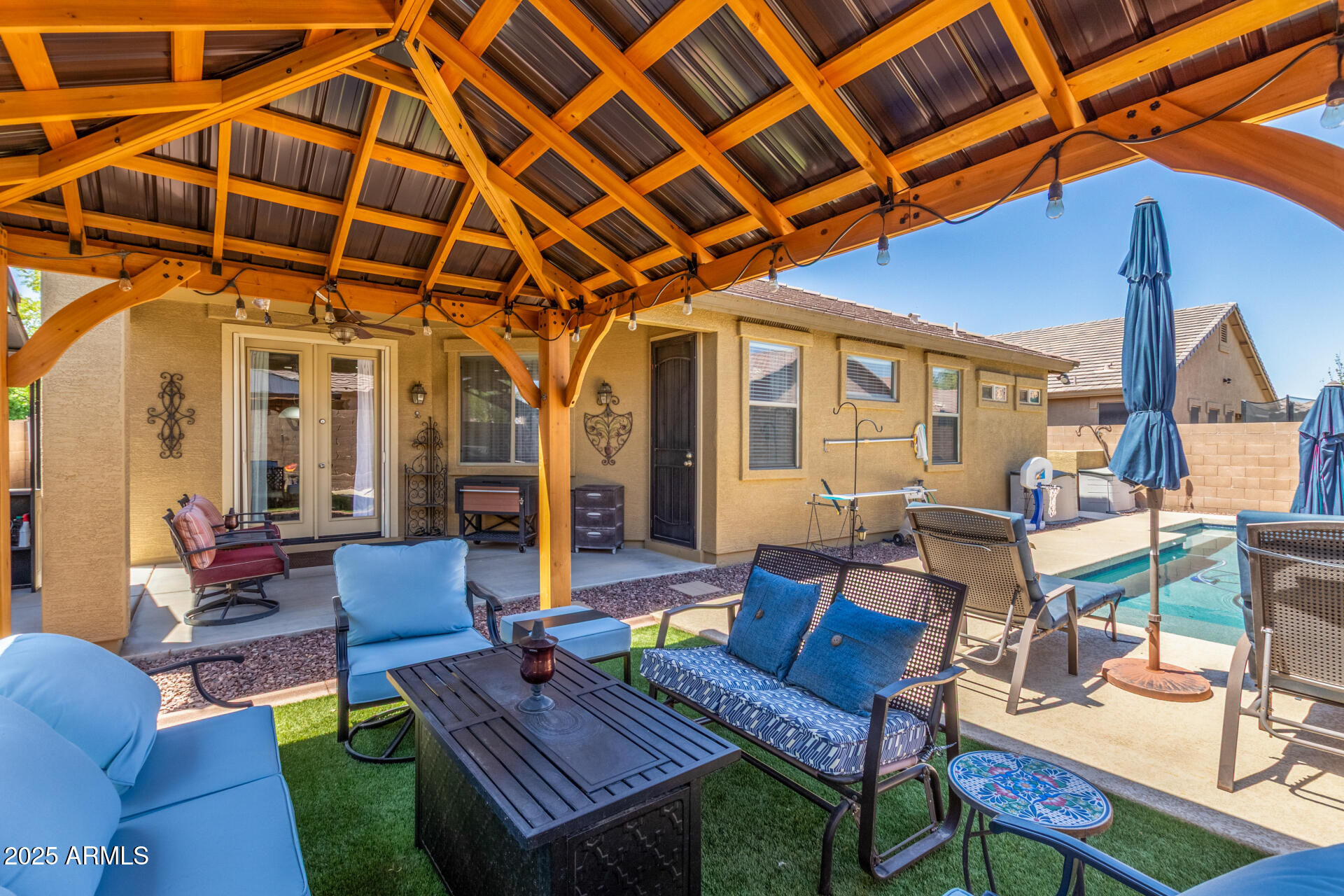 11310 W HOLLY Street