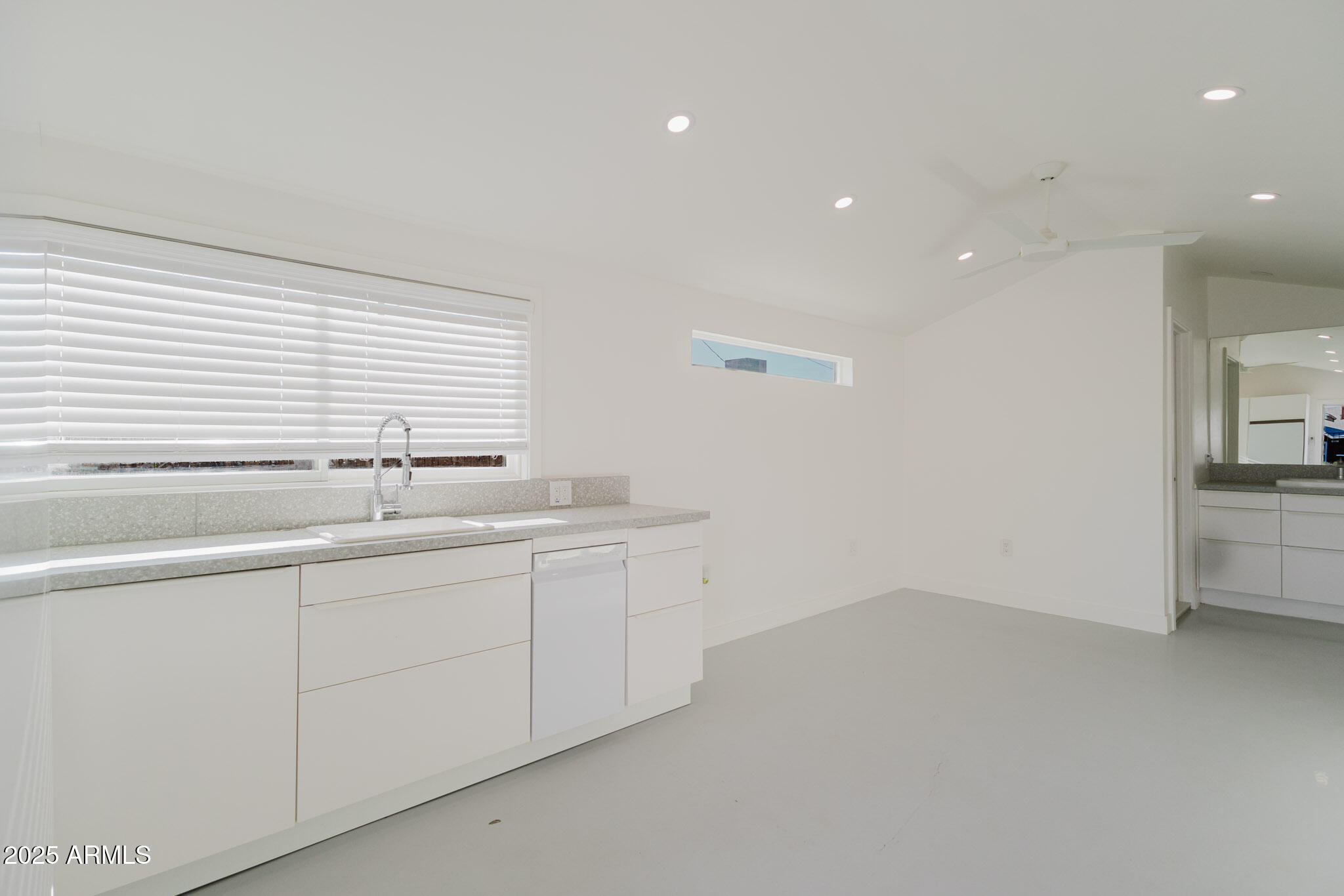 1950 W PALM Lane, A