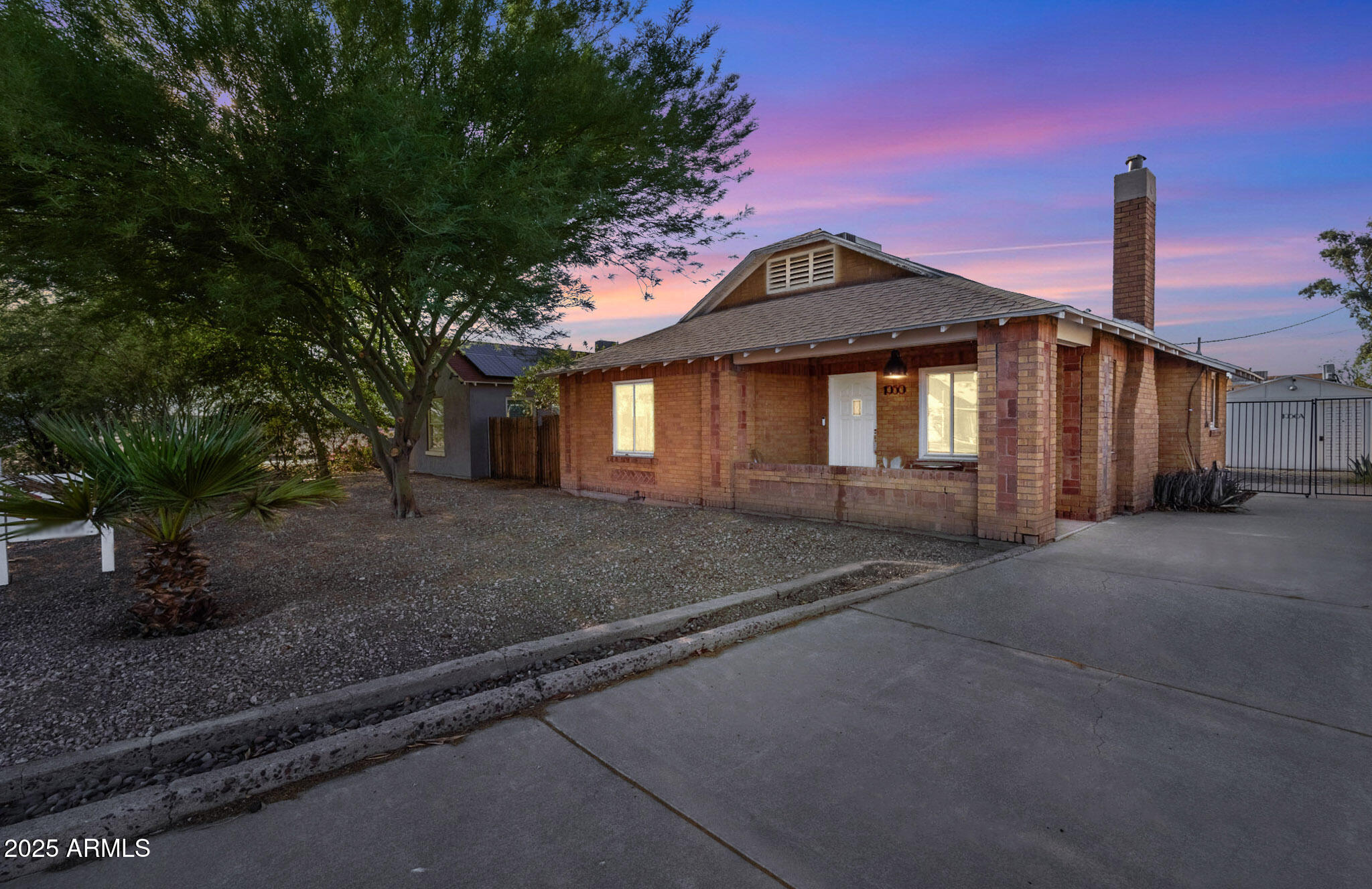 1950 W PALM Lane, A