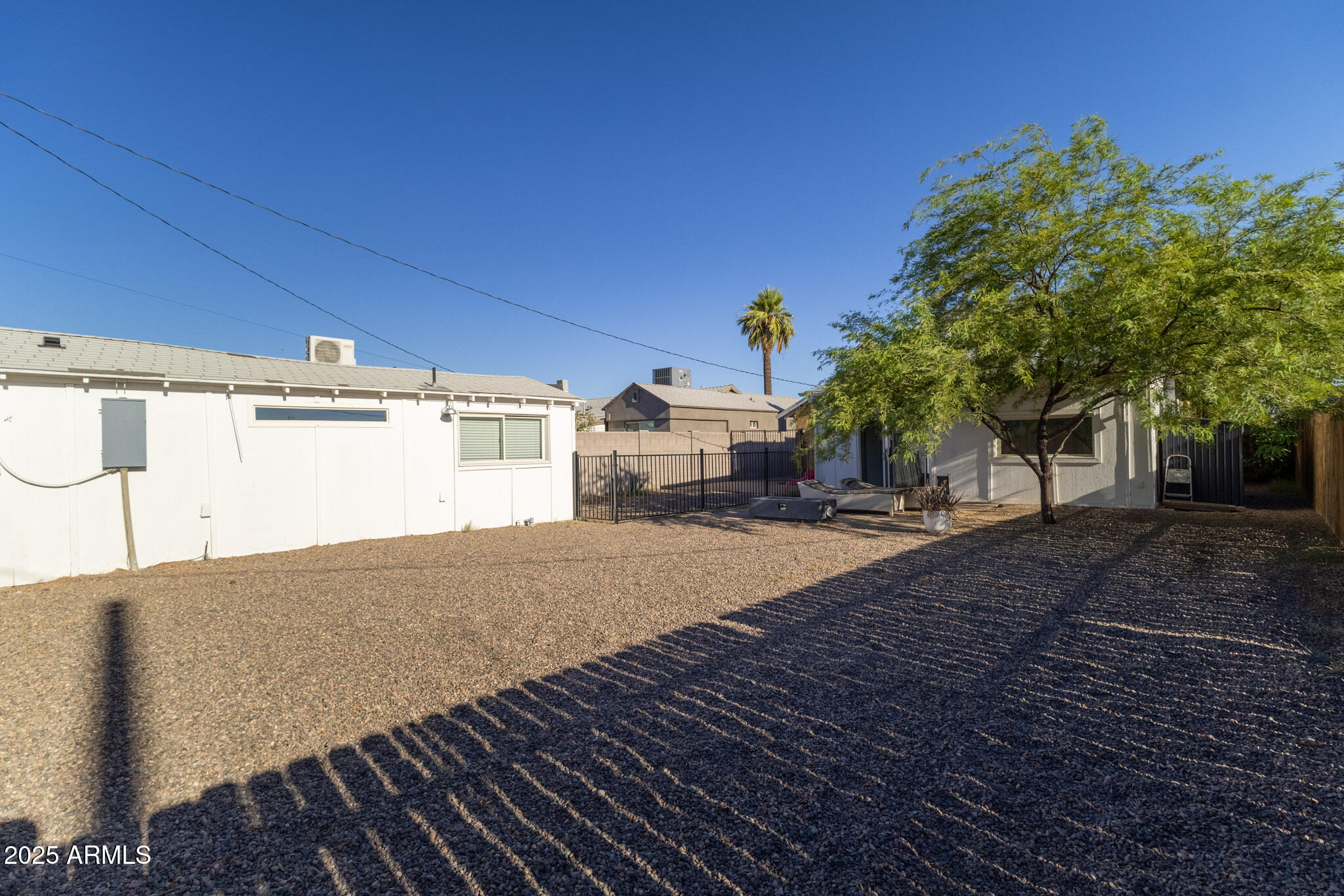1950 W PALM Lane, A