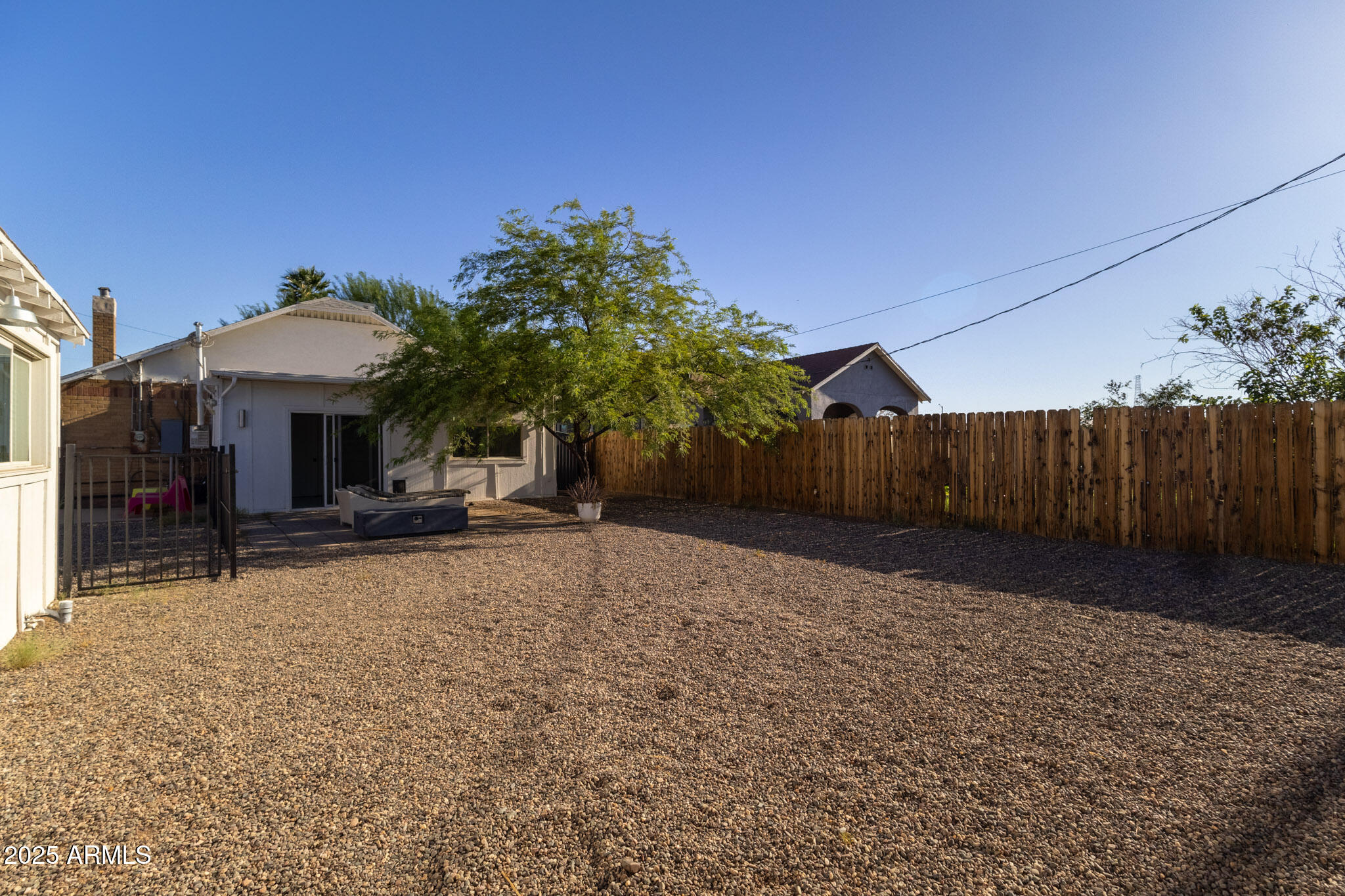 1950 W PALM Lane