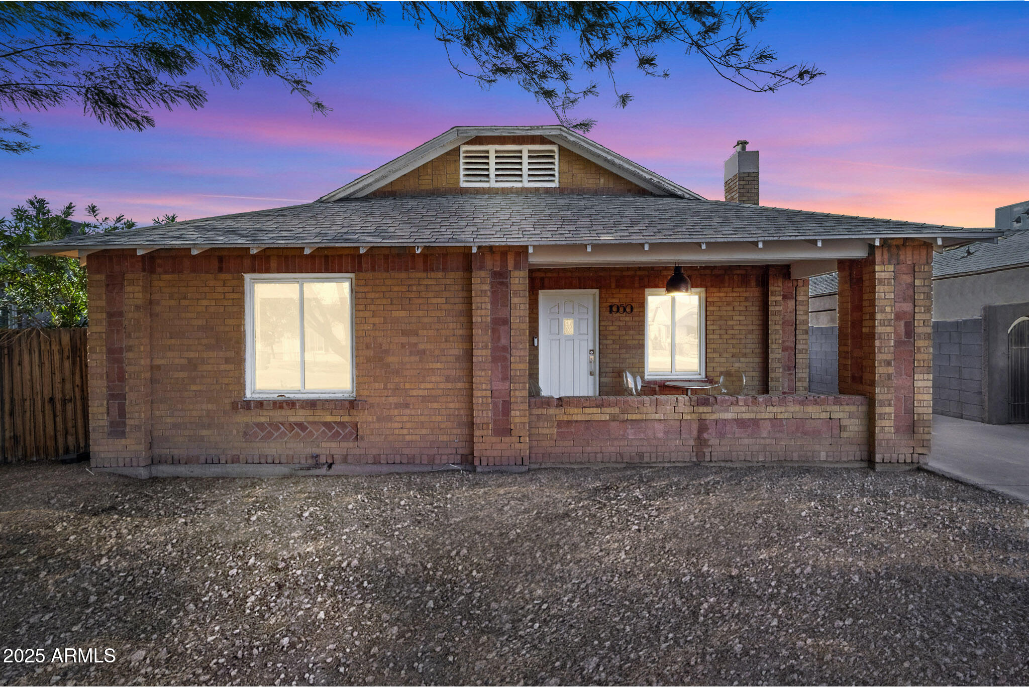 1950 W PALM Lane