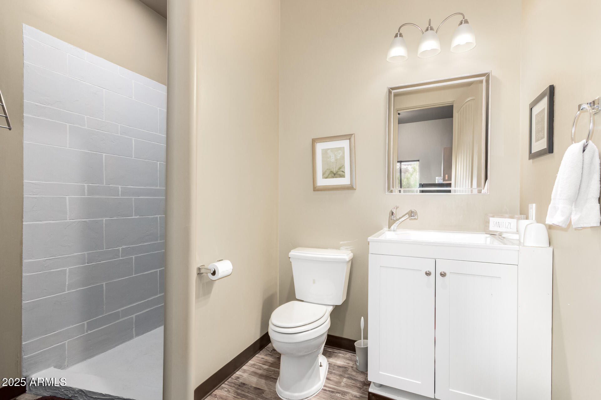 19715 W CLARENDON Avenue