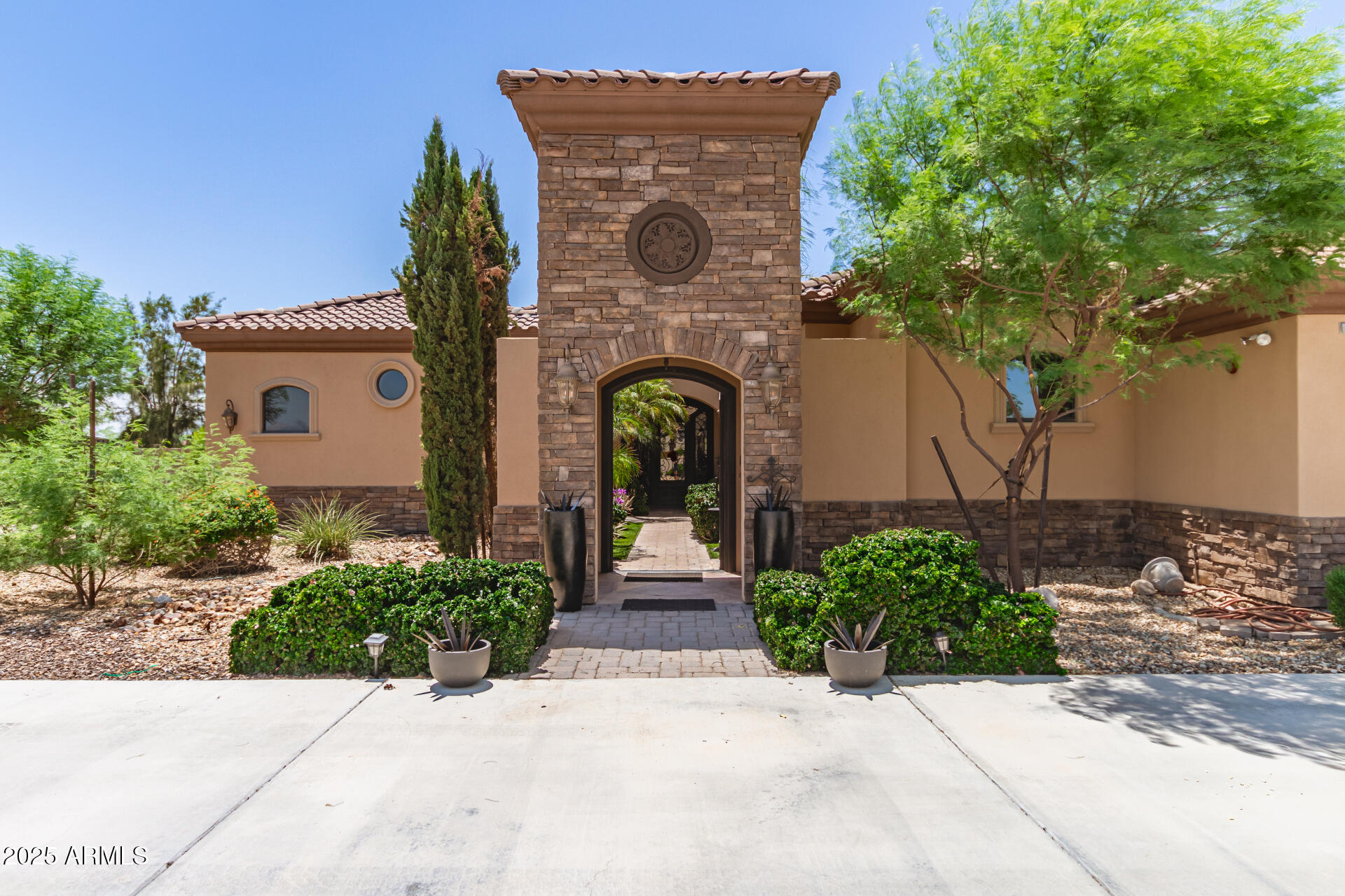 19715 W CLARENDON Avenue