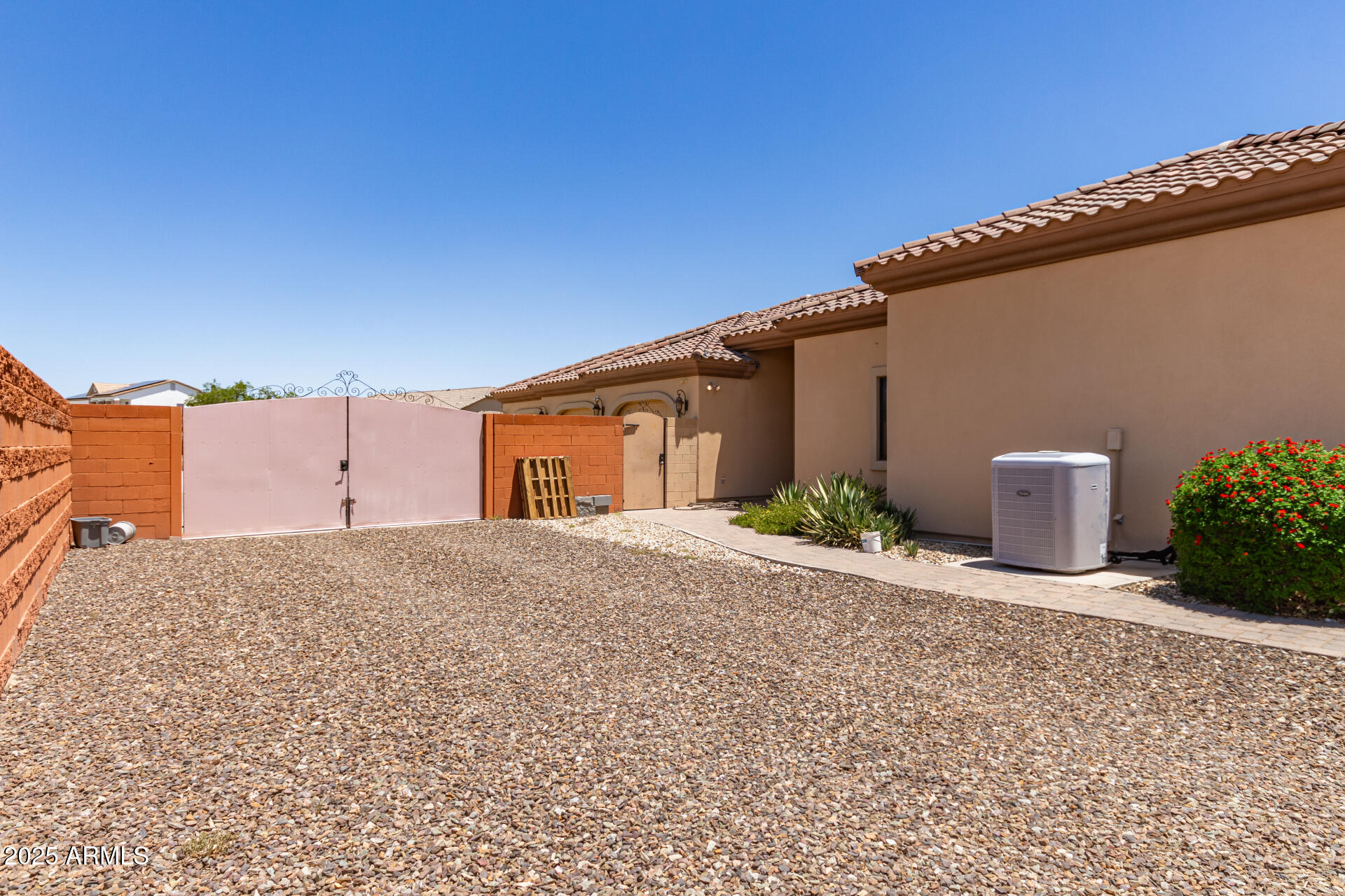 19715 W CLARENDON Avenue