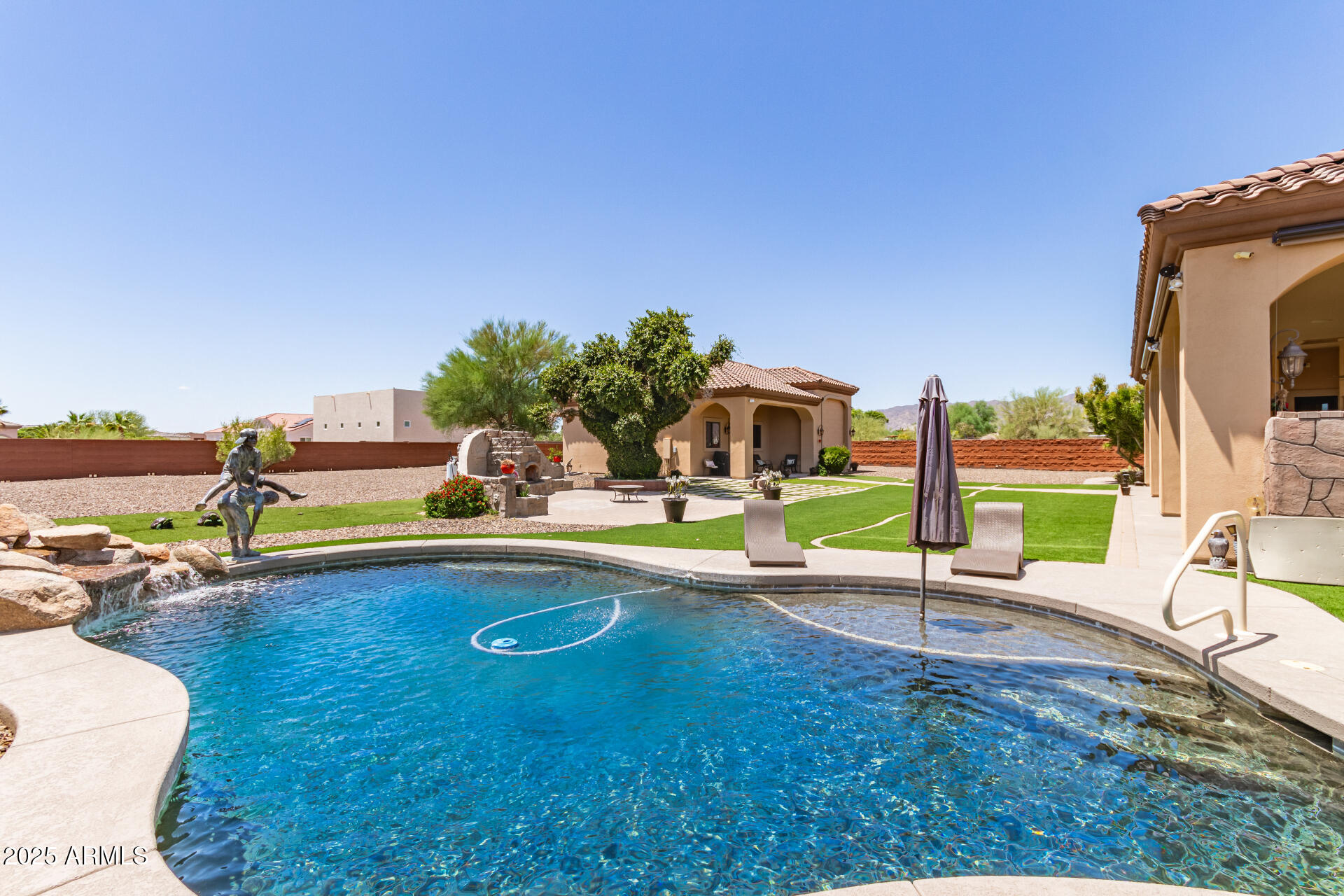 19715 W CLARENDON Avenue