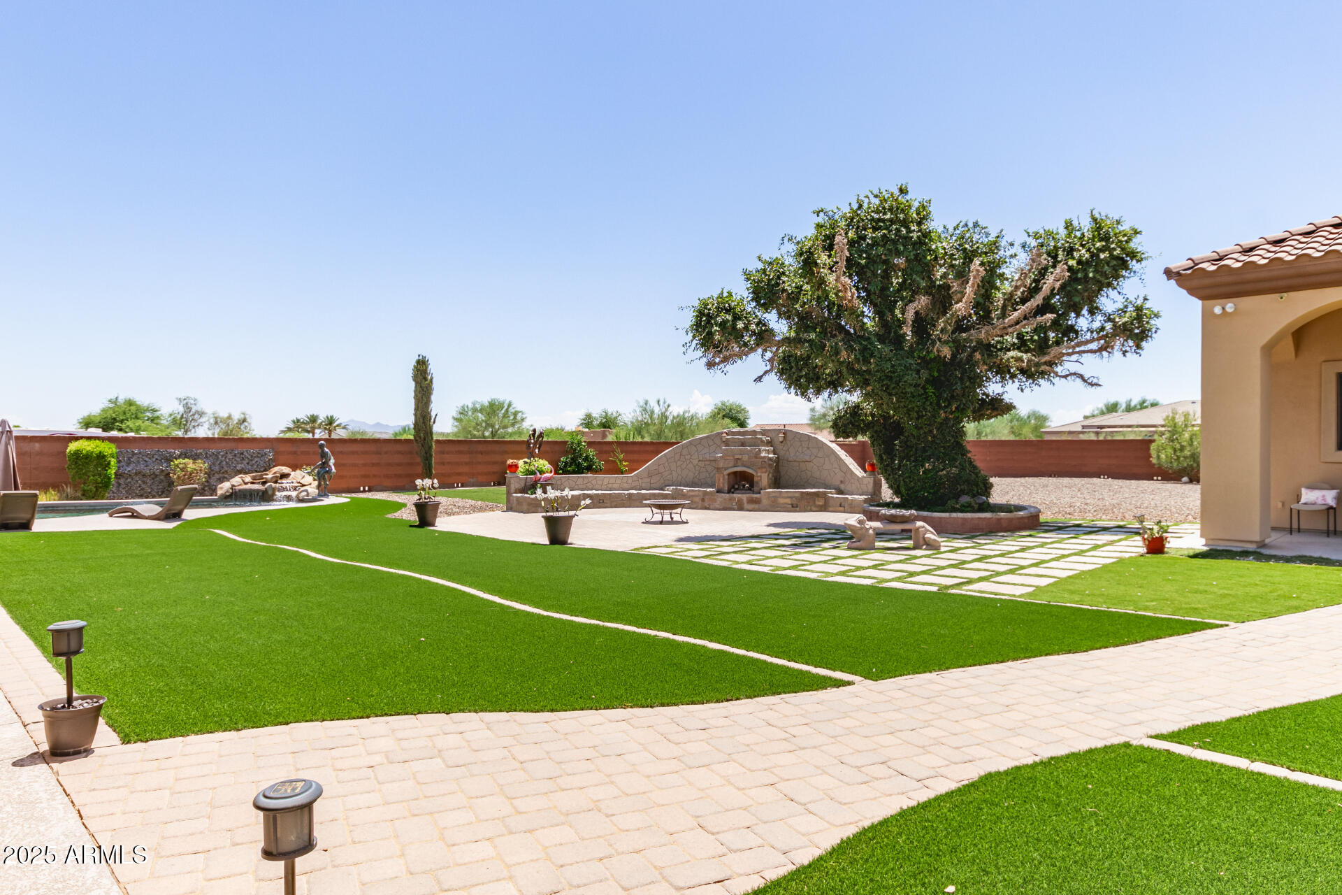 19715 W CLARENDON Avenue