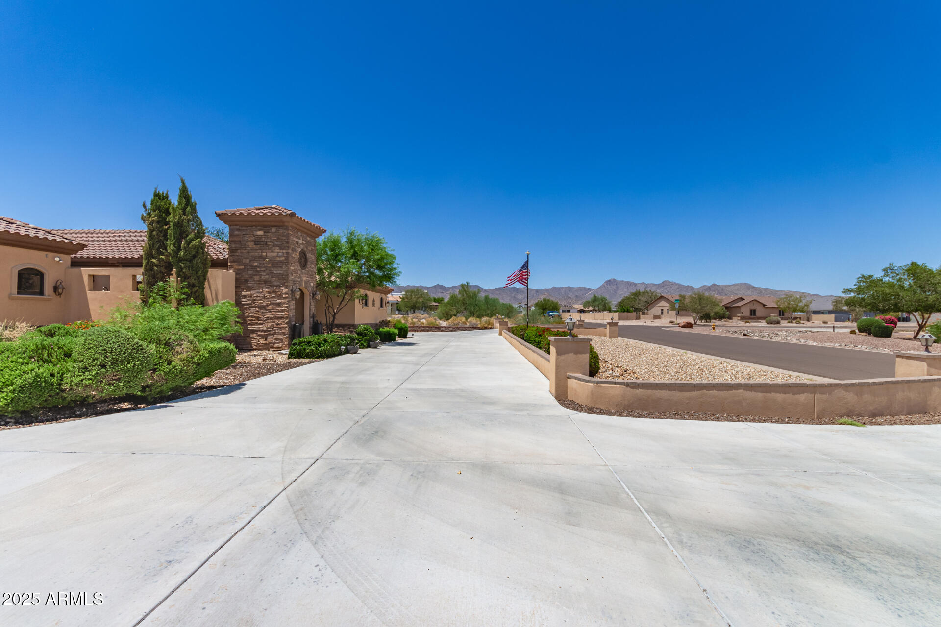 19715 W CLARENDON Avenue