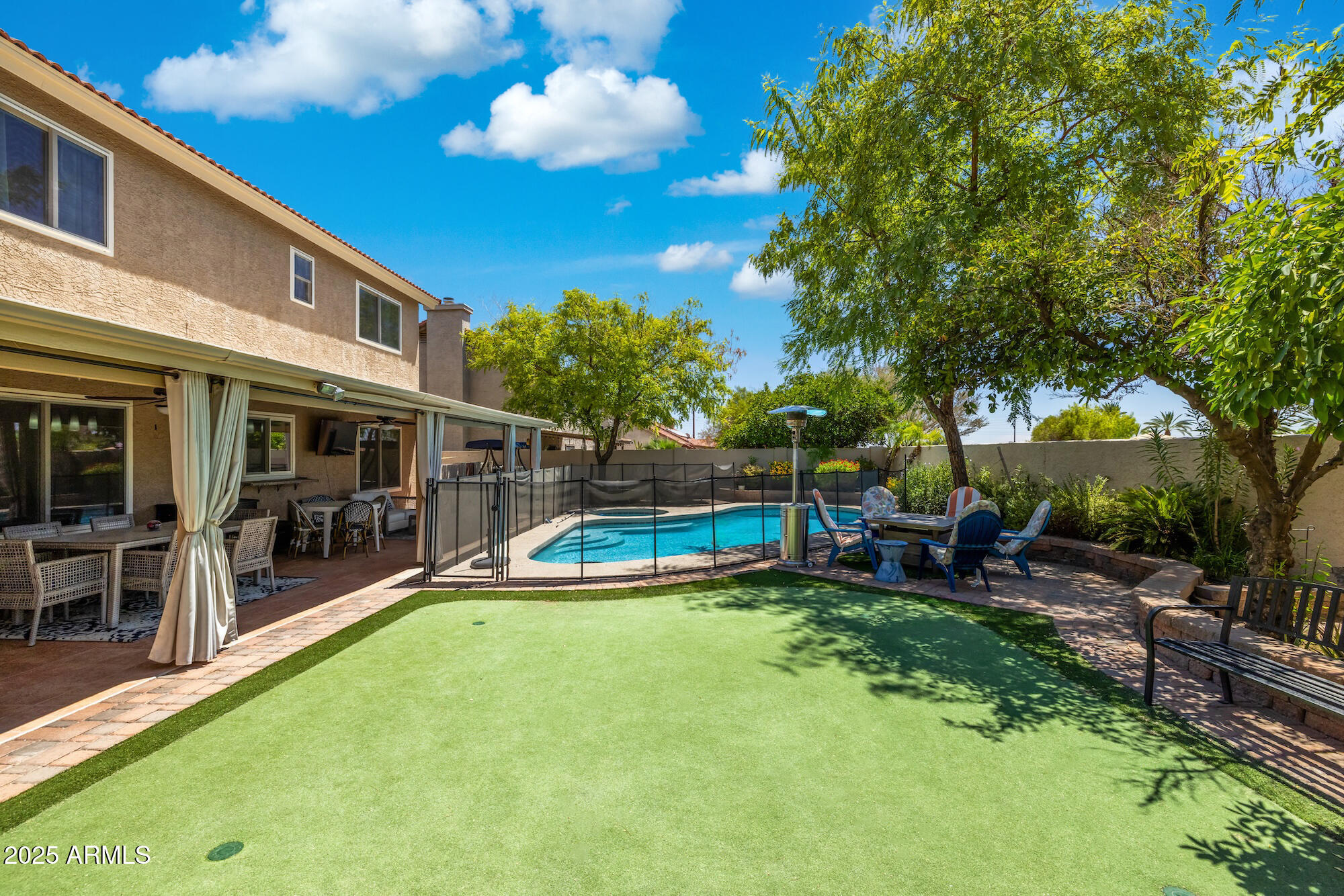 3921 E DESERT FLOWER Lane