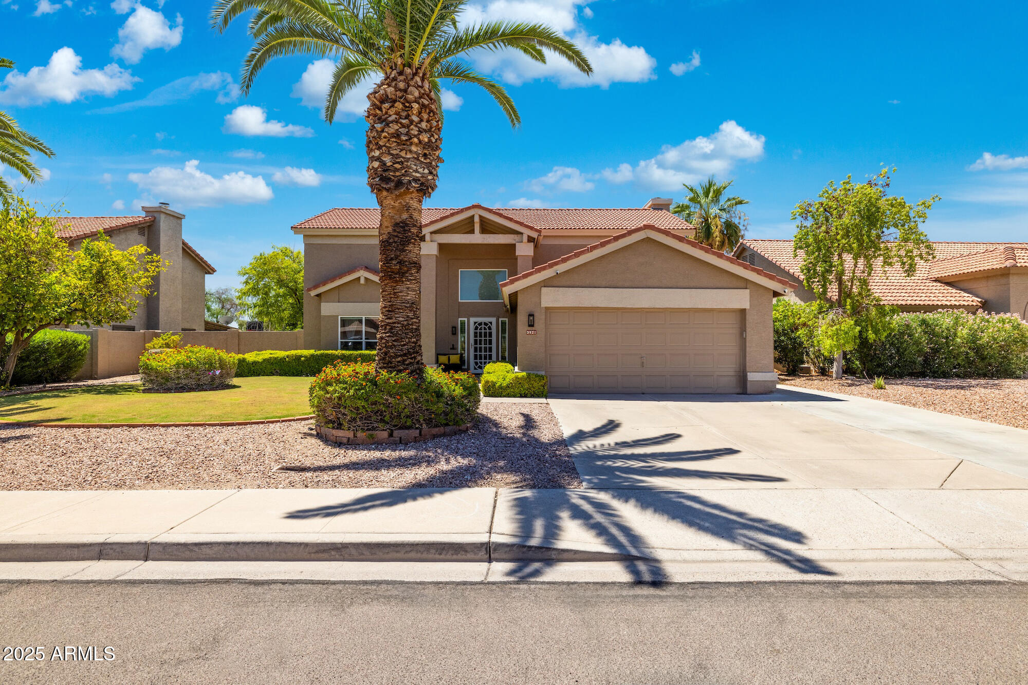 3921 E DESERT FLOWER Lane