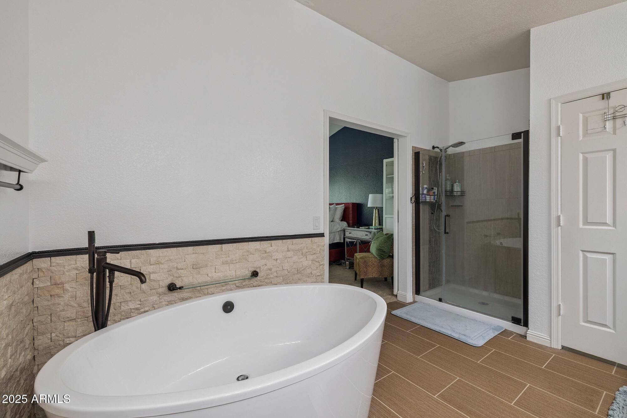 3921 E DESERT FLOWER Lane