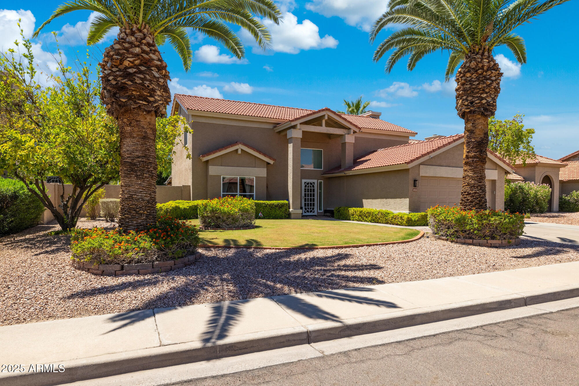 3921 E DESERT FLOWER Lane