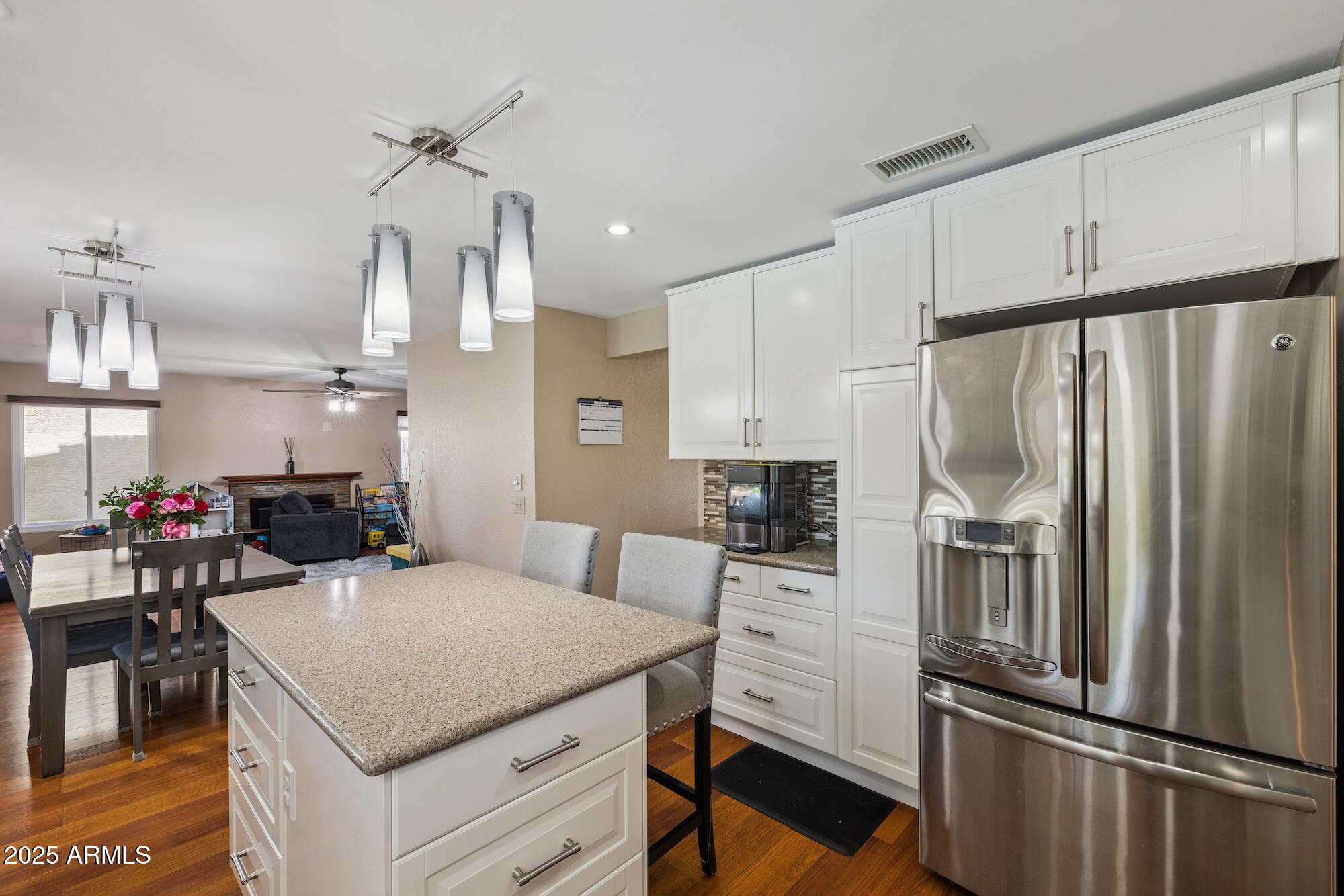 3921 E DESERT FLOWER Lane